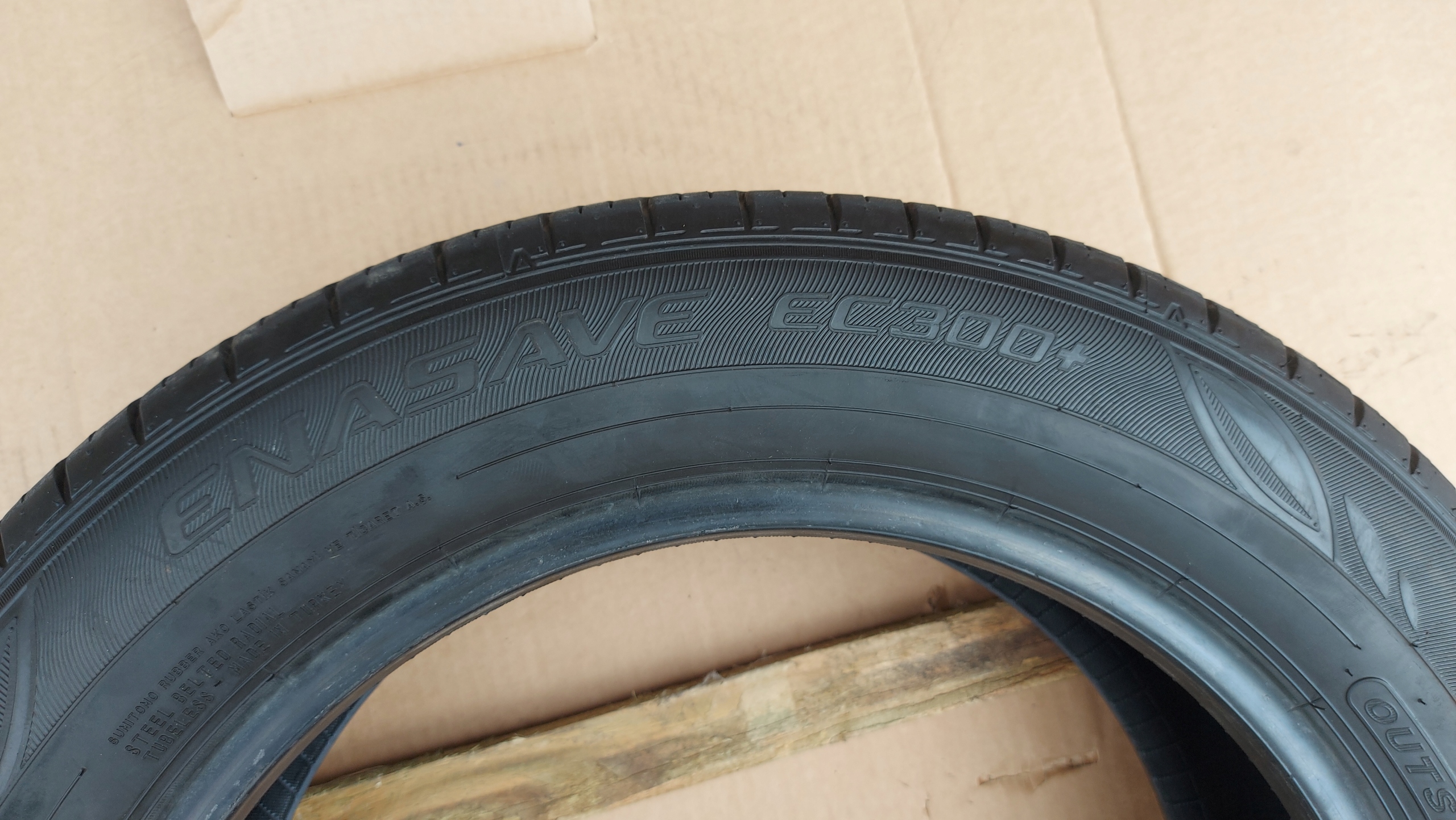 DUNLOP ENASAVE EC300+ 215/60R17 tyres summer 6mm