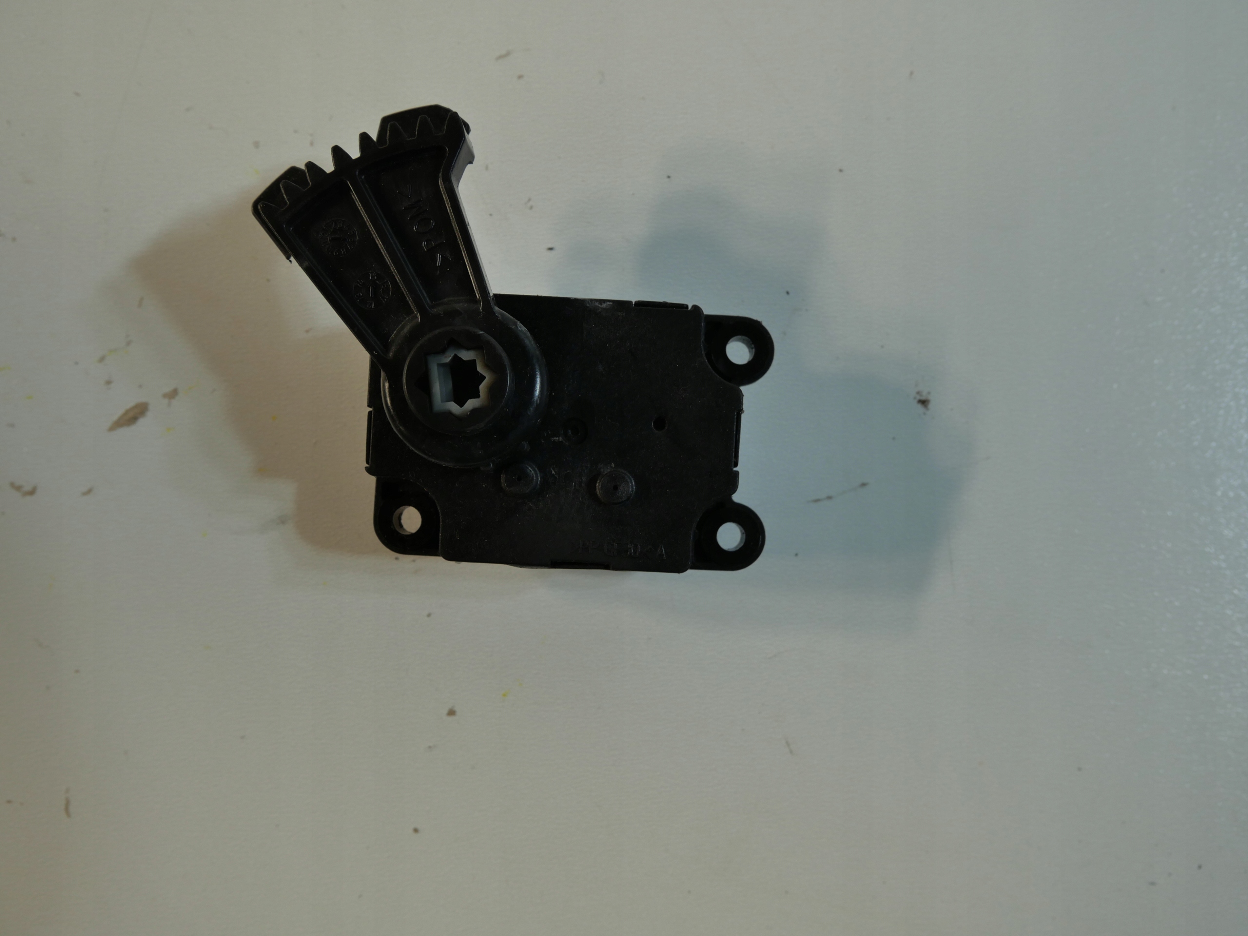 RENAULT CITROEN PEUGEOT 0904151B Motor