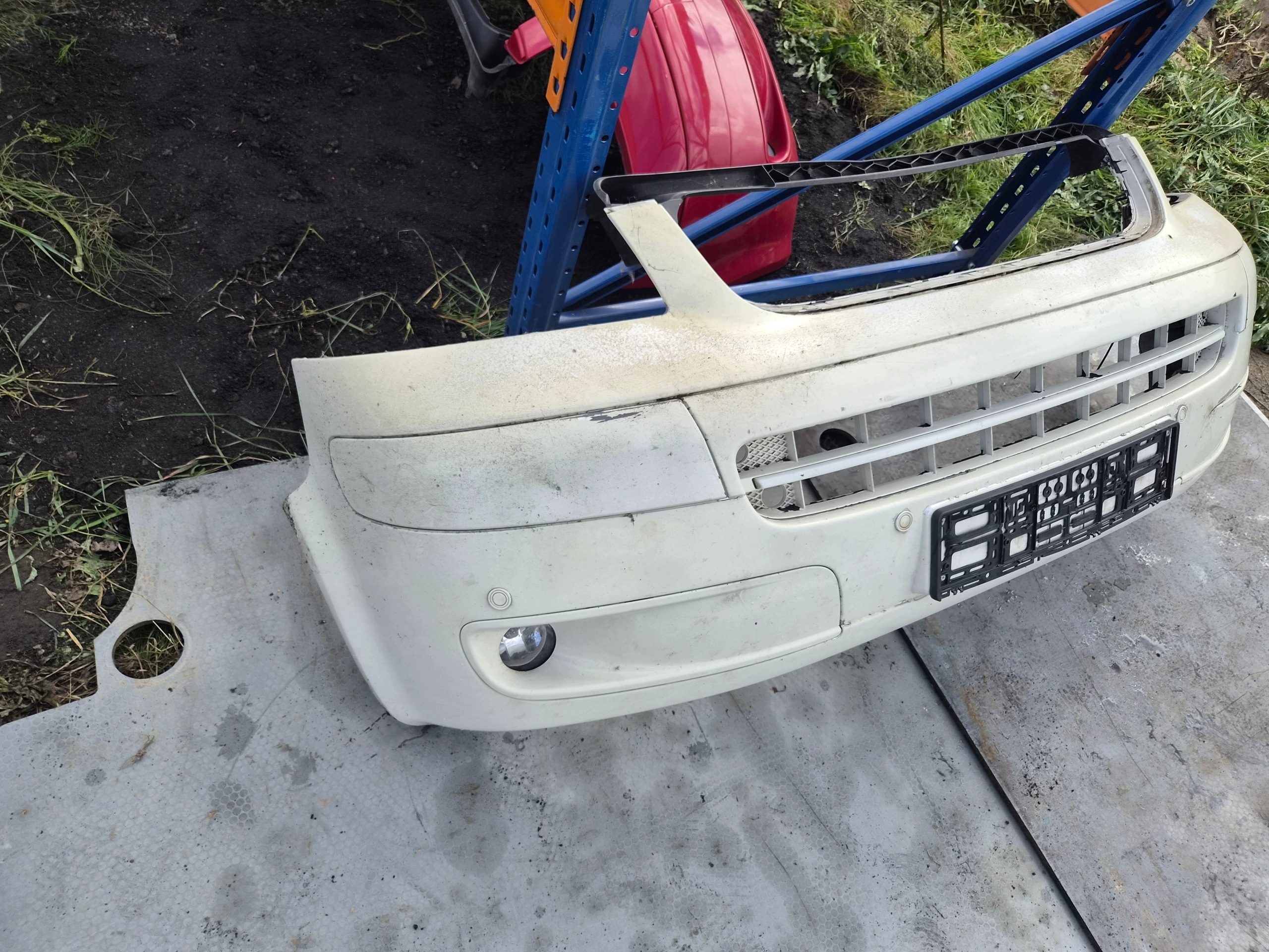 VW T5 Frontstoßstange vorne Caravelle Multivan bialy