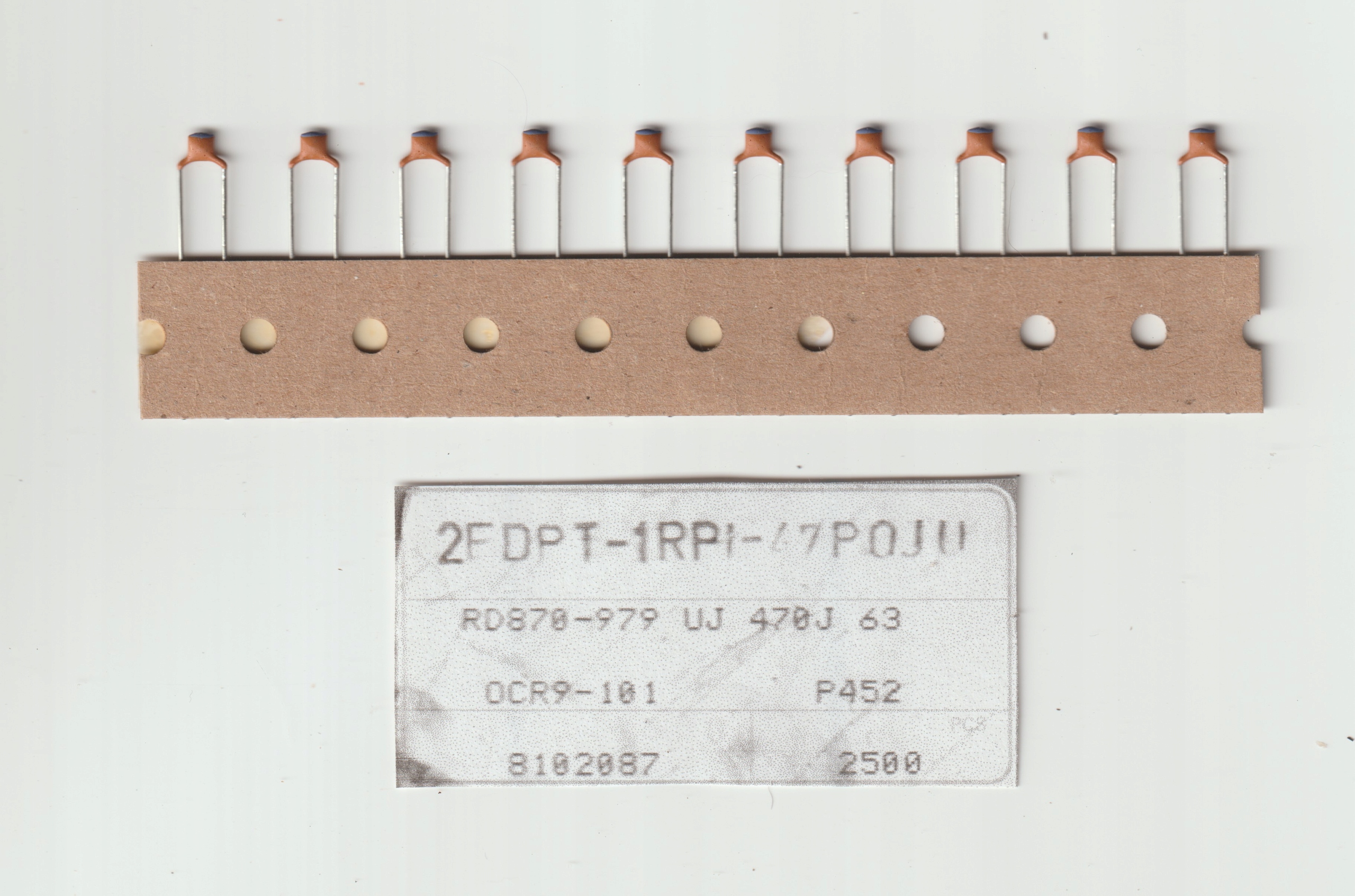 100x 47pF 63V 5% U2J kond. ceramiczny Tht Murata