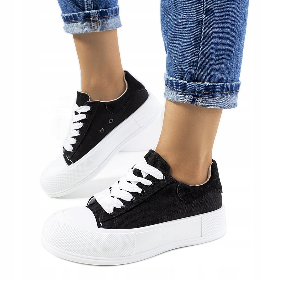 

Czarne trampki na platformie Venancia r.37