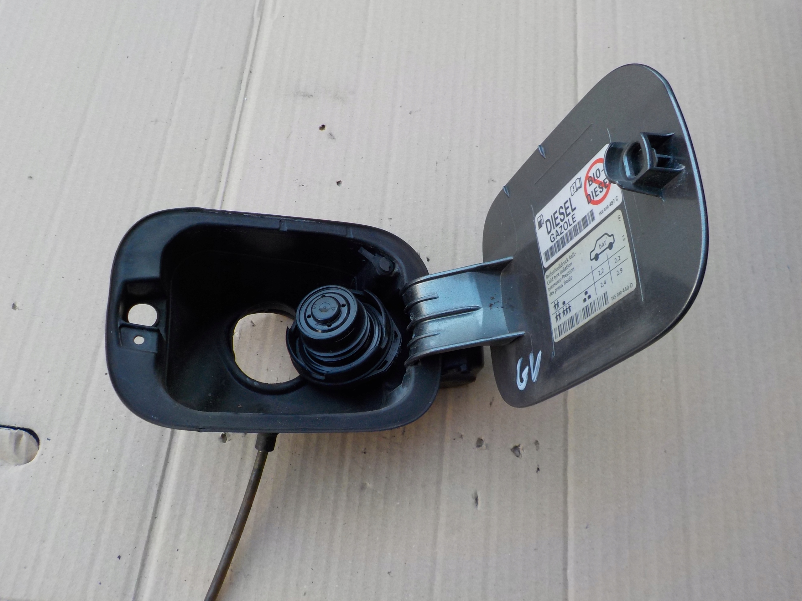 Tankklappe des Kraftstoffsbehälters vw golf V kombi 2007r