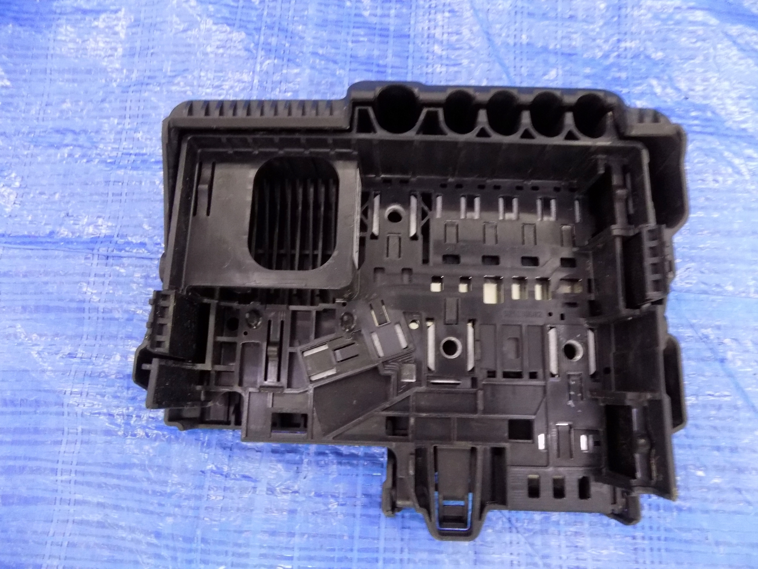 Module fusibles OPEL ADAM 1,0T 16R