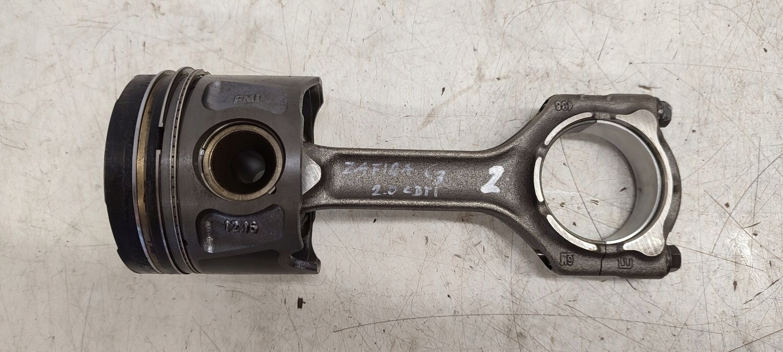 piston connecting rod Opel Zafira C 2,0 CDTI A20DTH