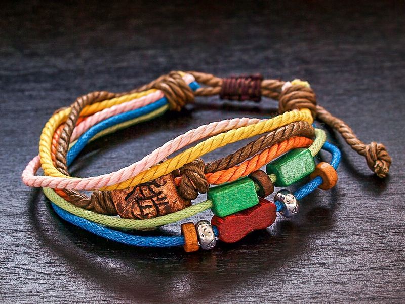 

Modna Bransoletka , sznurek len , wstawki