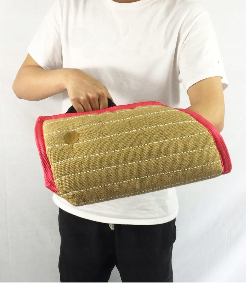 Odolná hračka pro psa – trénink čelisti a obratnosti