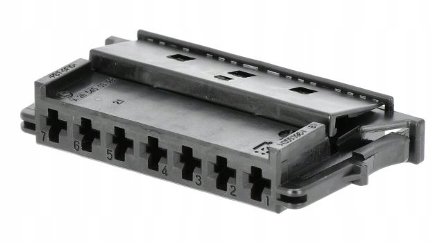 WTYCZKA LAMPY TYLNEJ L / P A2115450328 C KLASA W204 W203 MERCEDES ASO