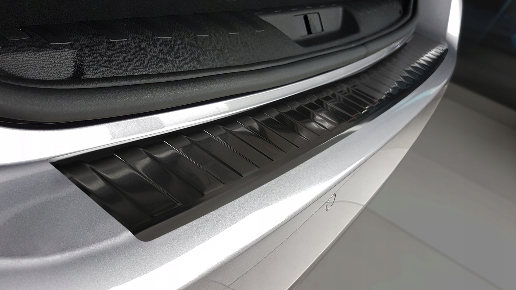 LISTWA NA ZDERZAK PEUGEOT 308 II SW 13 17 2017 Installation side Rear
