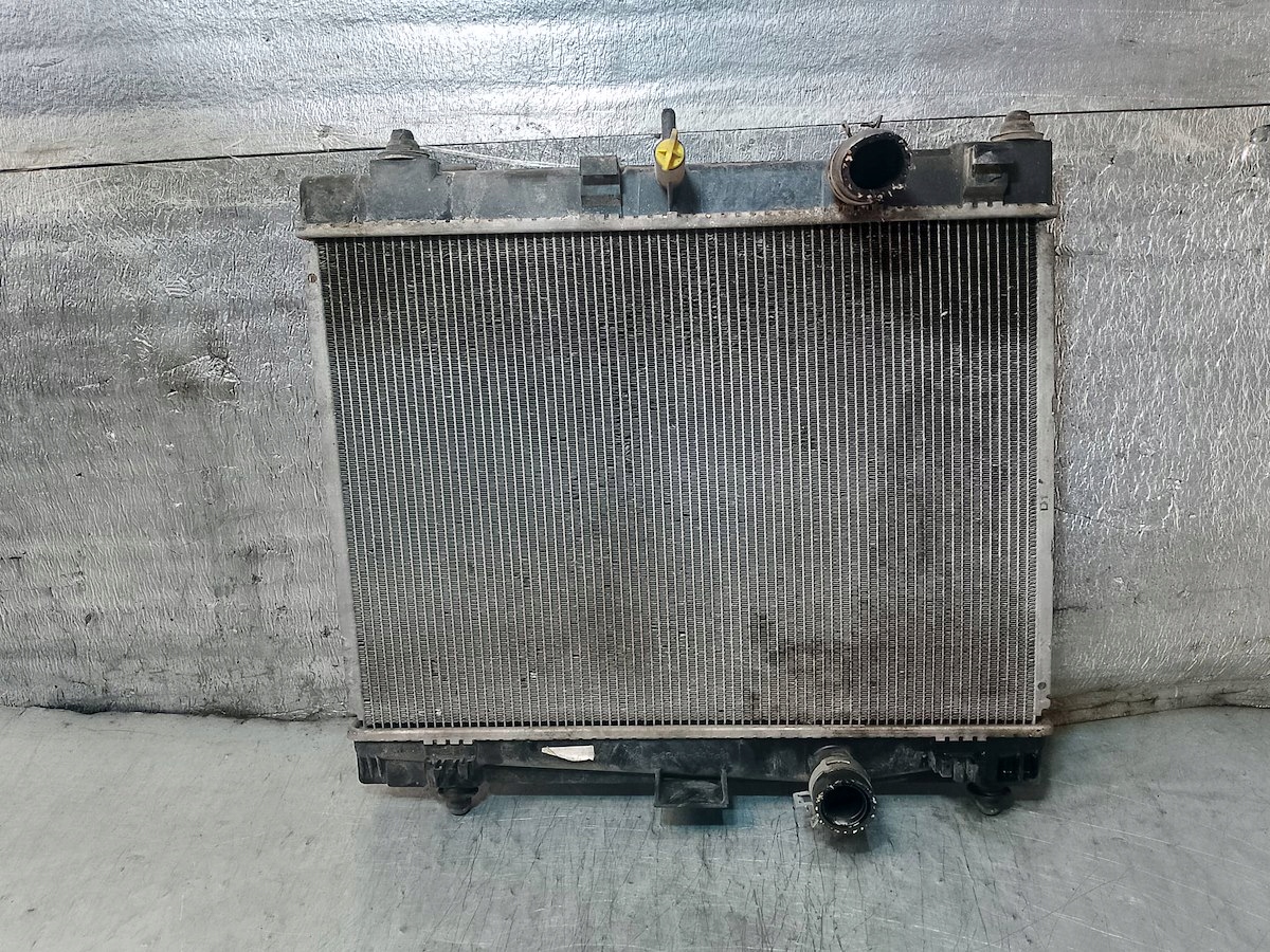 РАДИАТОР ВОДЫ TOYOTA YARIS II ( 06-11 ) 1.3 VVTI