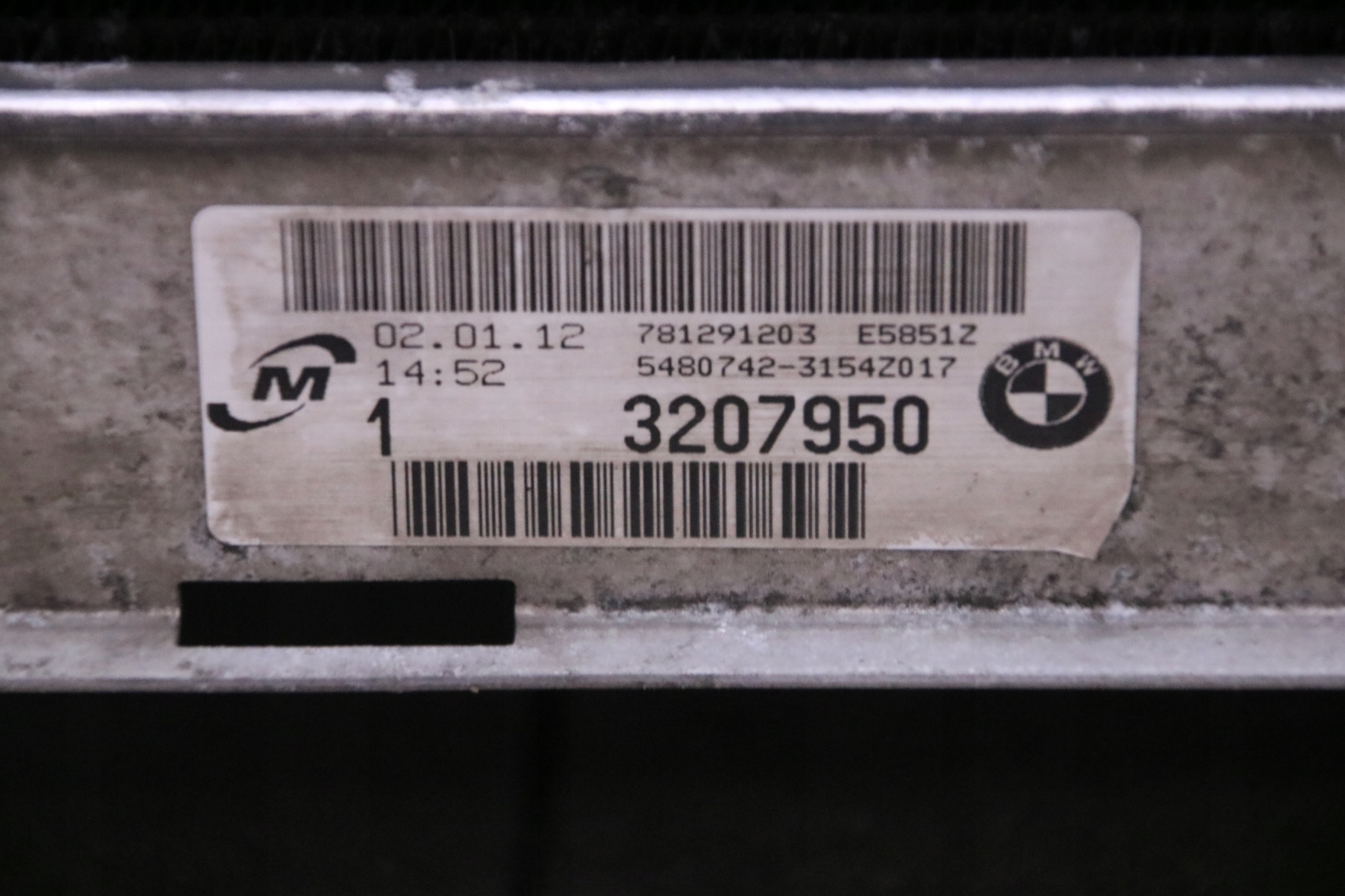 BMW E87 E90 E91 E92 E93 N47 MANUAL chladič vody klimatizaci řízení