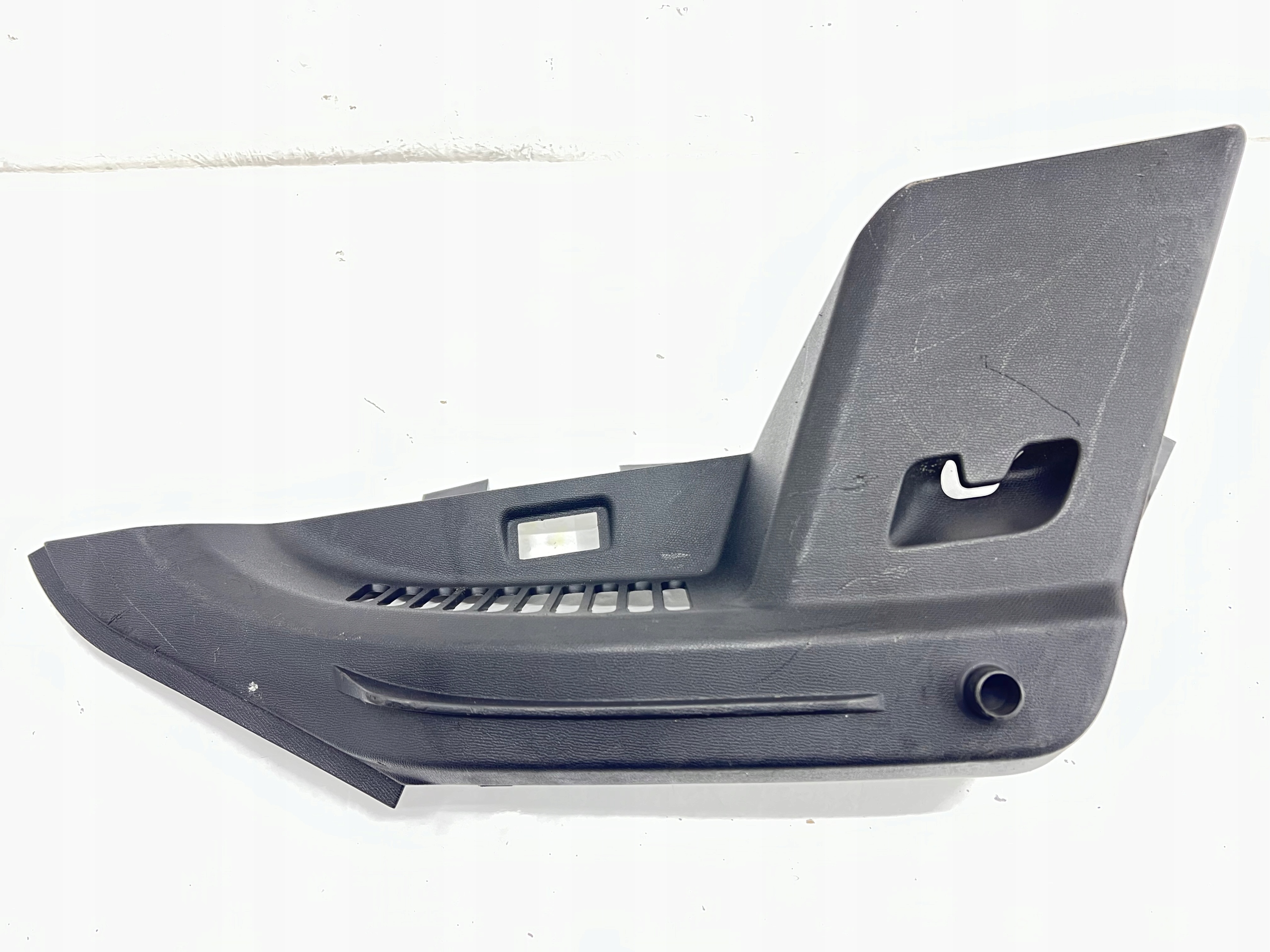 SEAT LEON IV 5FA 20- cover holder POLKI boot right 5FA867762