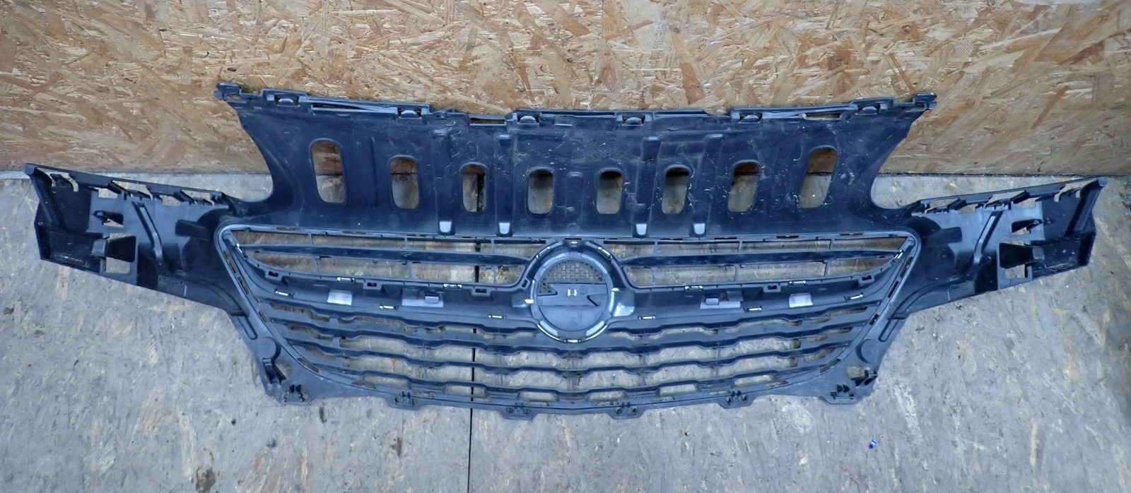 Grille OPEL CORSA E X15 2014-2019R 39003576