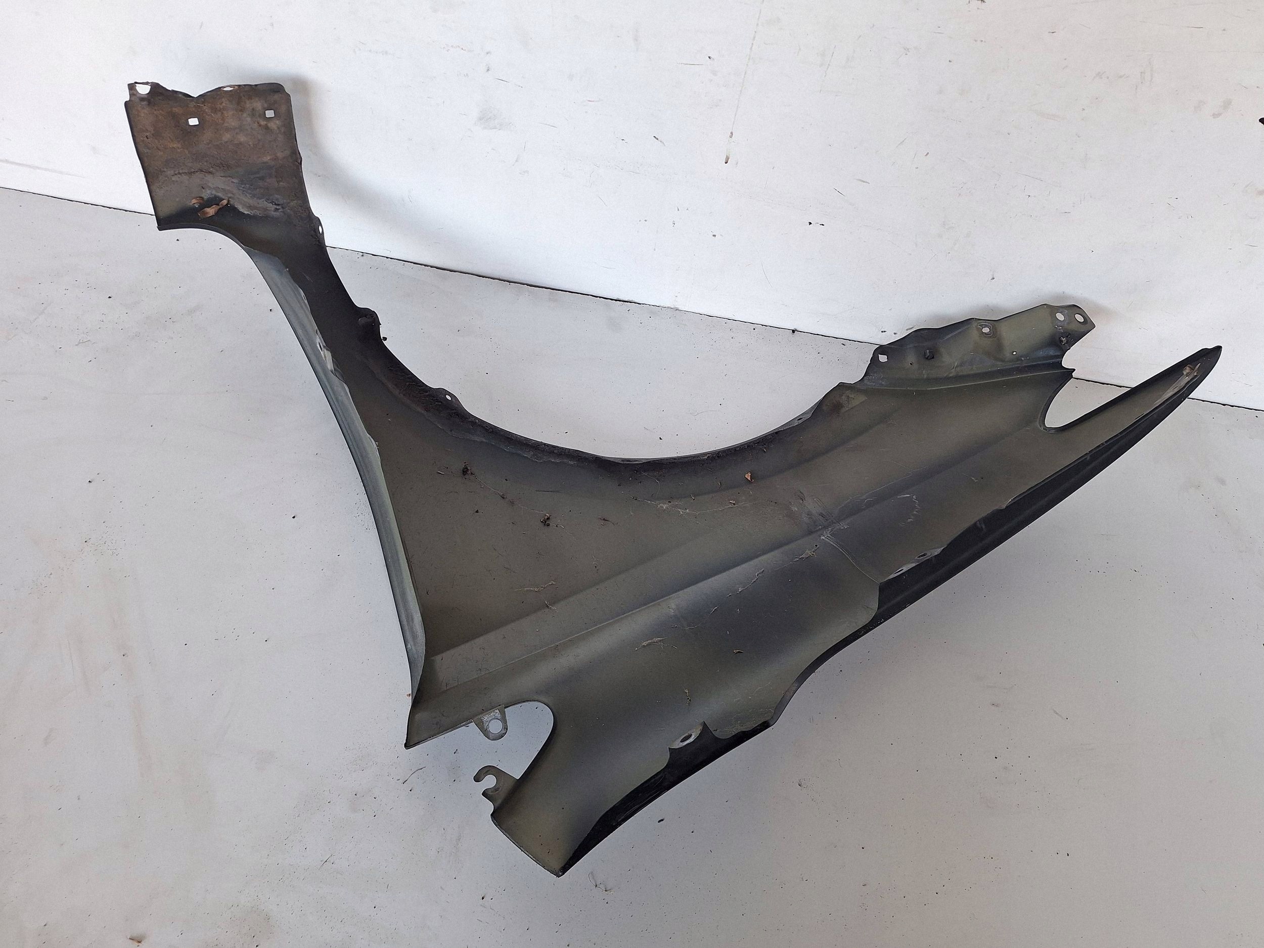 TOYOTA AURIS II 12-18 parafango Destra