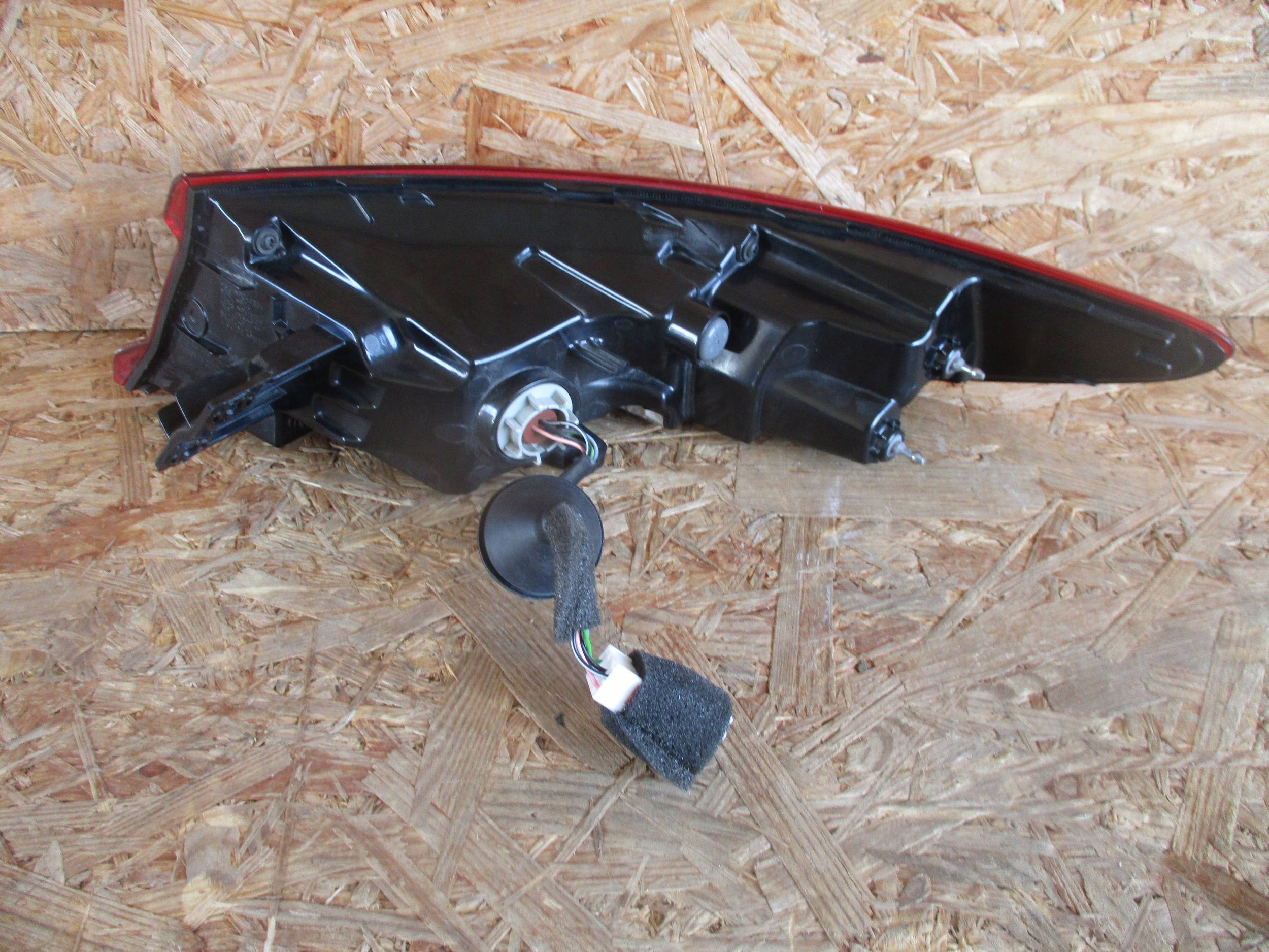 LAMPA TYŁ TYLNA LEWA KIA PROCEED III Typ samochodu Samochody osobowe