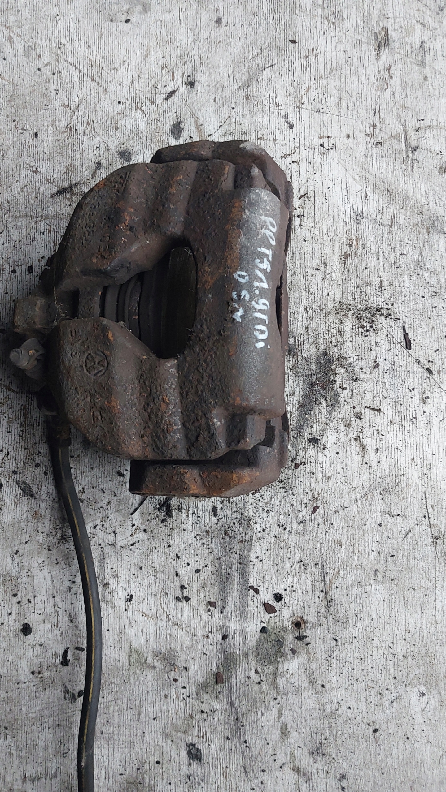 caliper front right VW TRANSPORTER T5 1.9 TDI 03-> r.