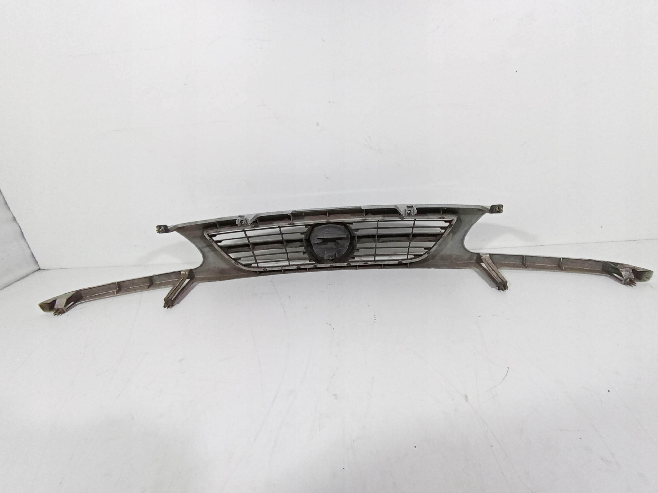 Frontera B 98-04 grill grille radiator OE 464192822