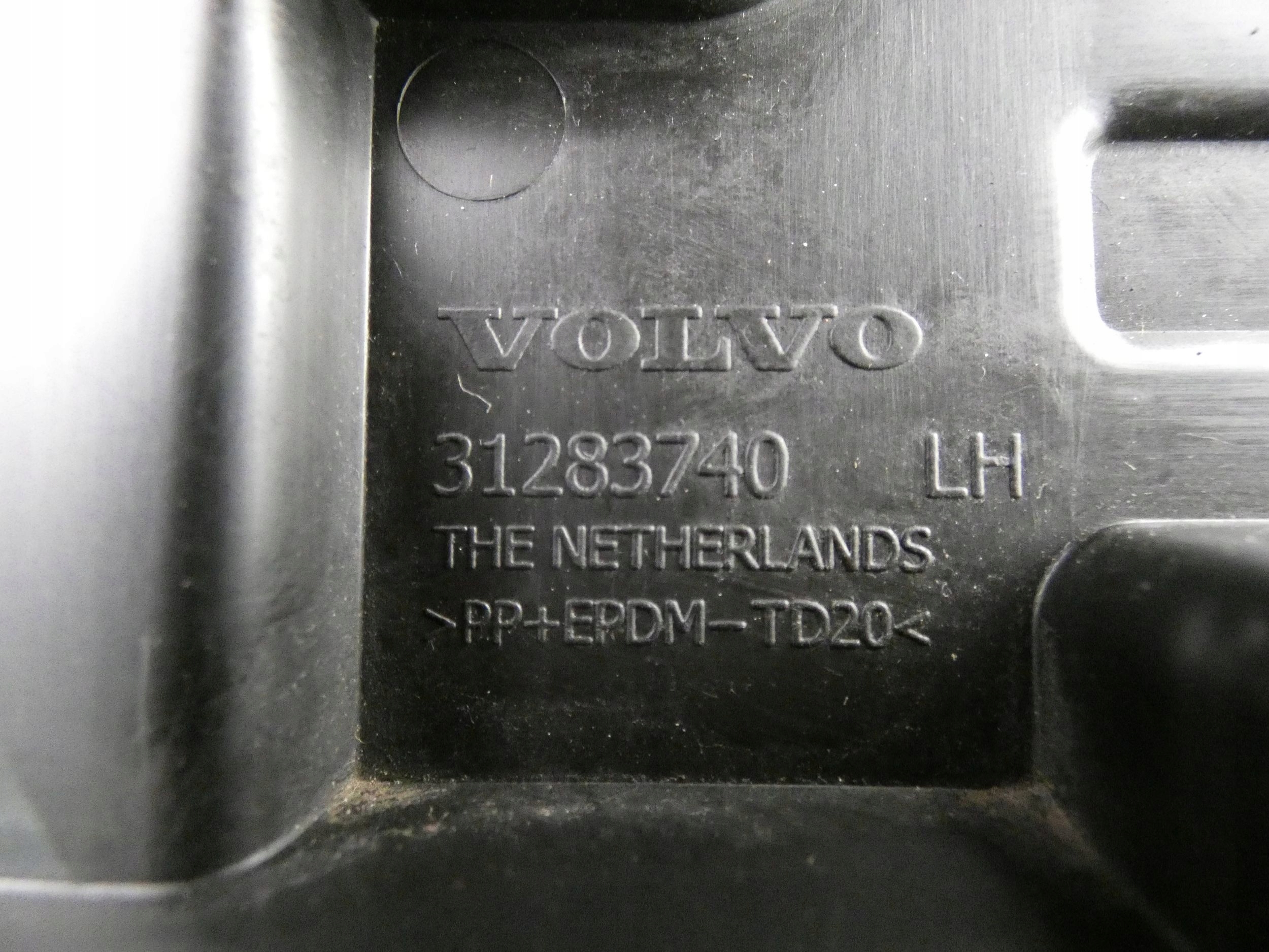 VOLVO V40 II support holder of a bumper left front front