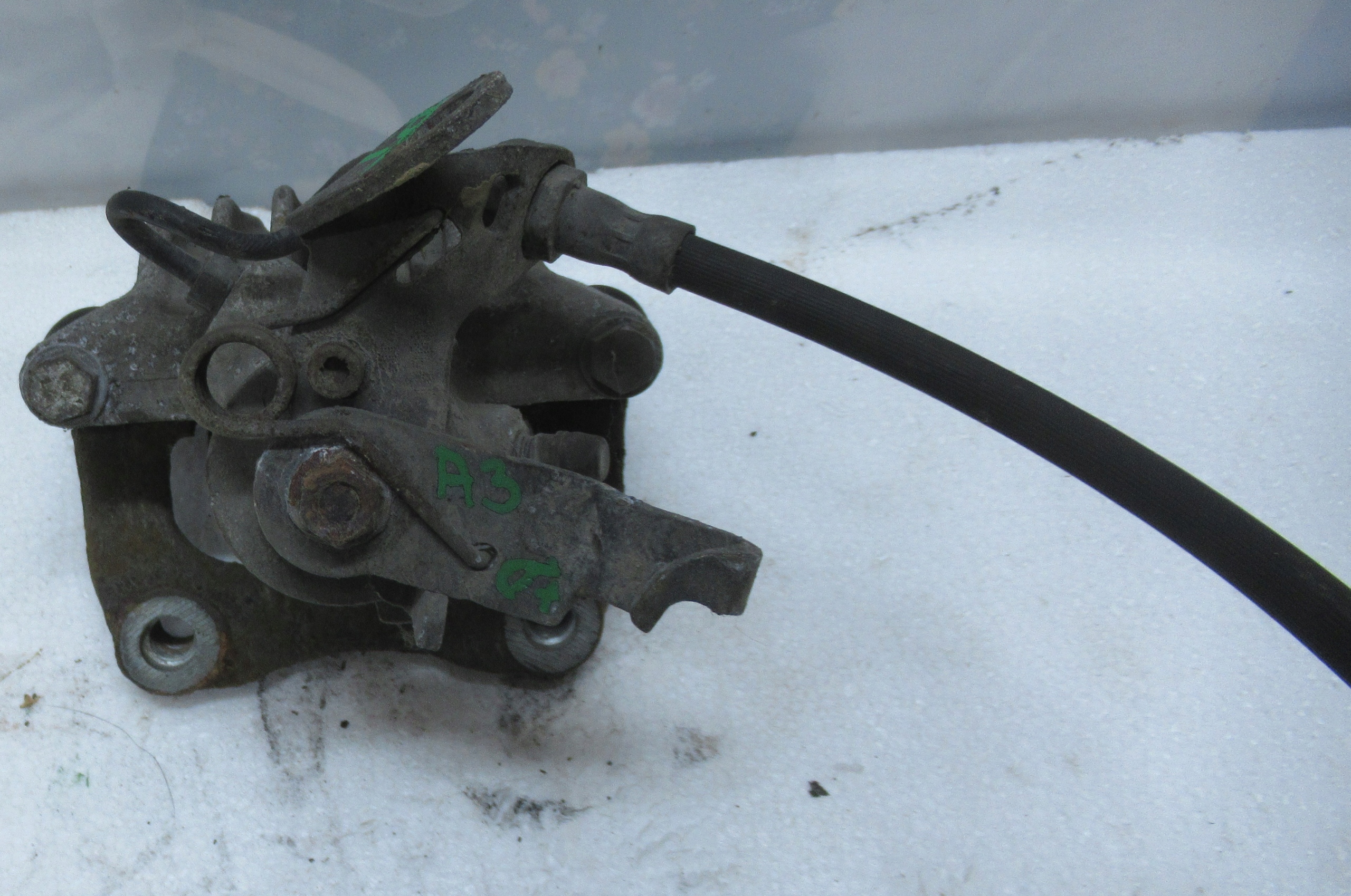 AUDI A3 8P 1.6 07R caliper right rear part