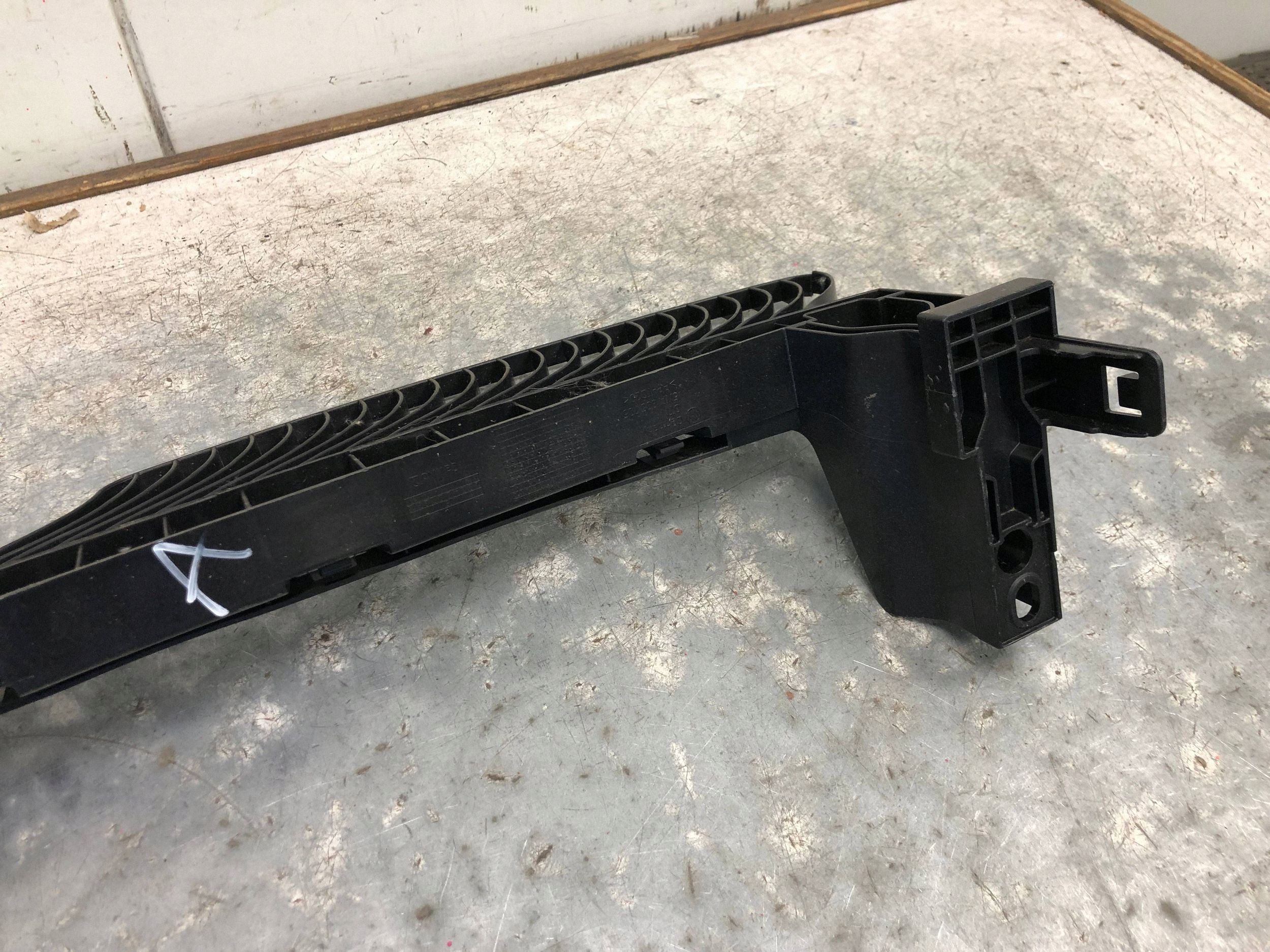 bumper bracket front VW TIGUAN II 5NA805705N