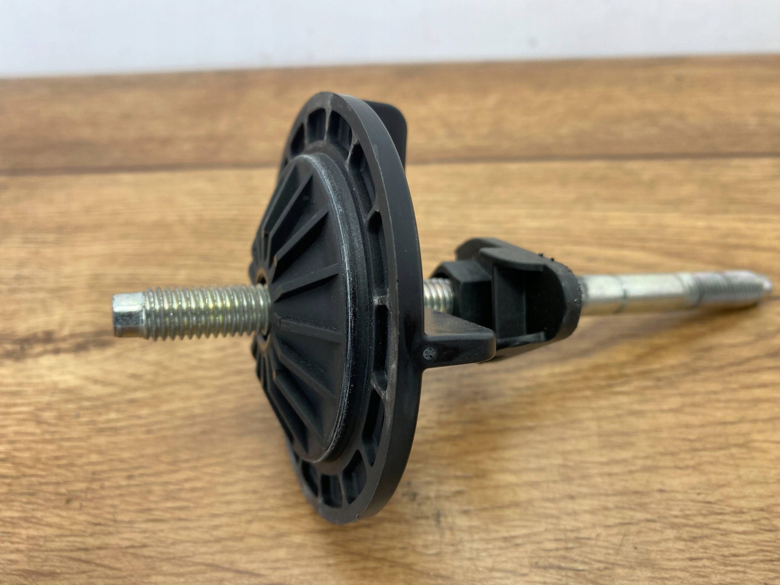 Vis Roues de la roue de secours Ford Escape IV Kuga MK3 2020+