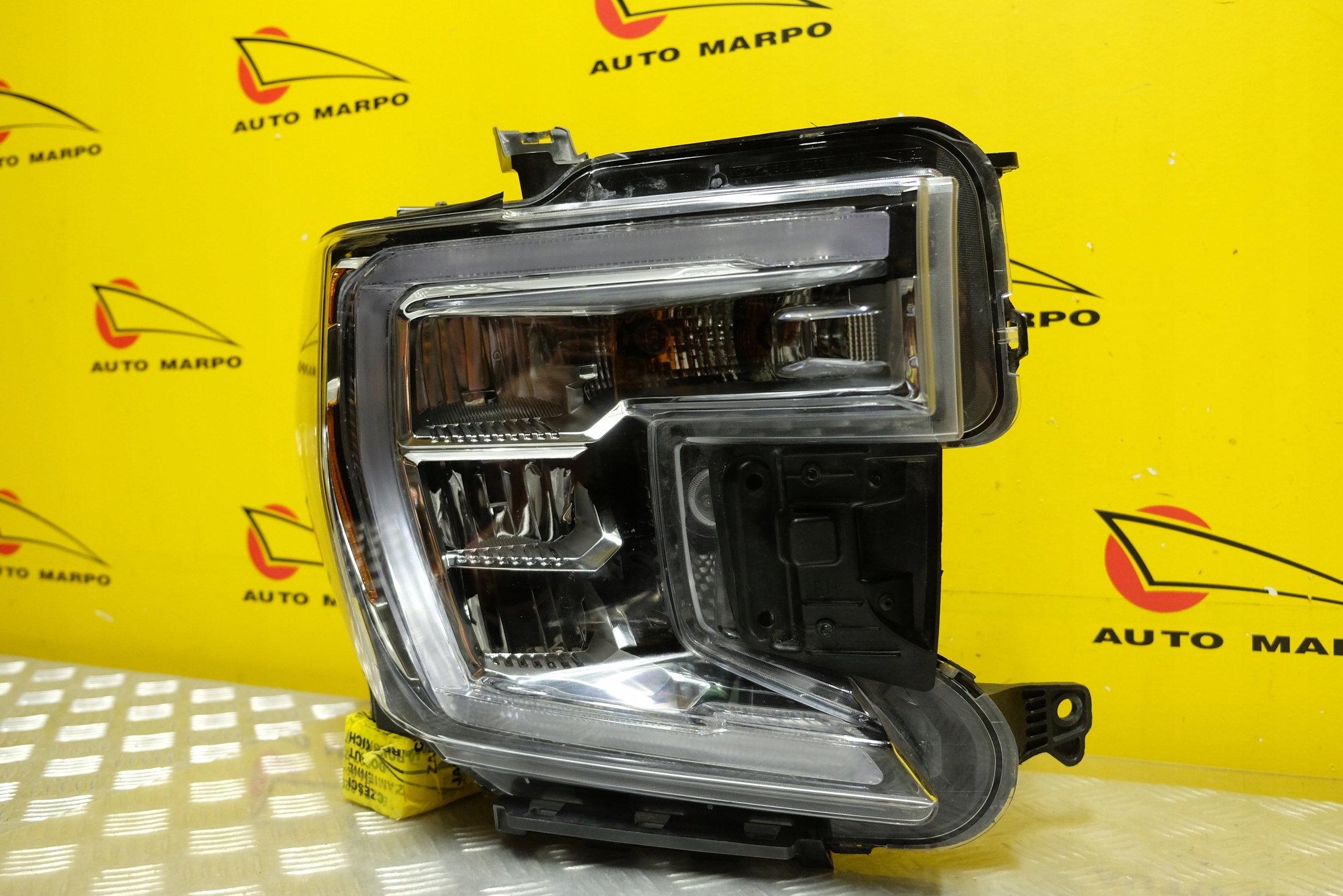 GMC SIERRA 2019 20 REFLEKTOR LAMPA PRZÓD LED R USA Numer katalogowy części 84621805