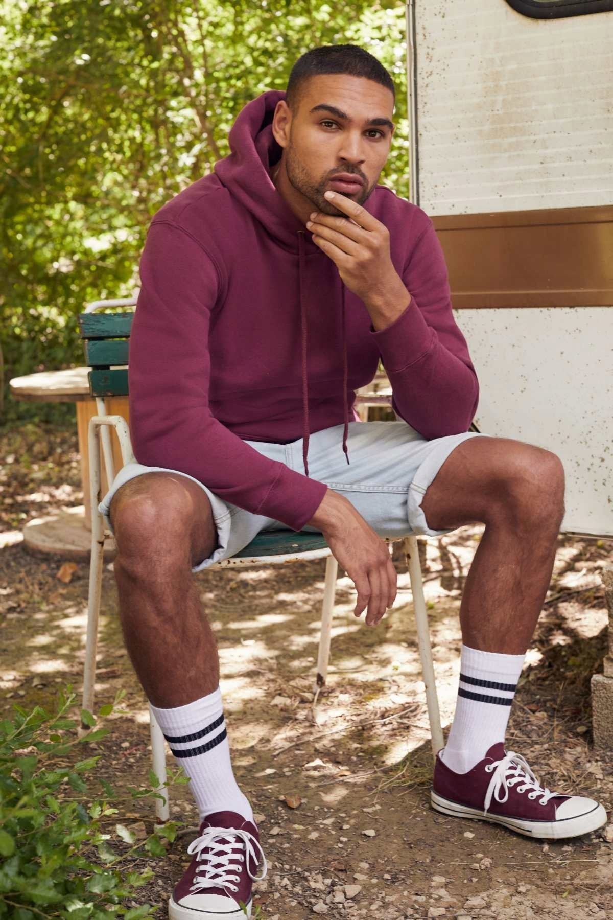 FRUIT OF THE LOOM LEKKA BLUZA Z KAPTUREM Black S Wzór dominujący bez wzoru