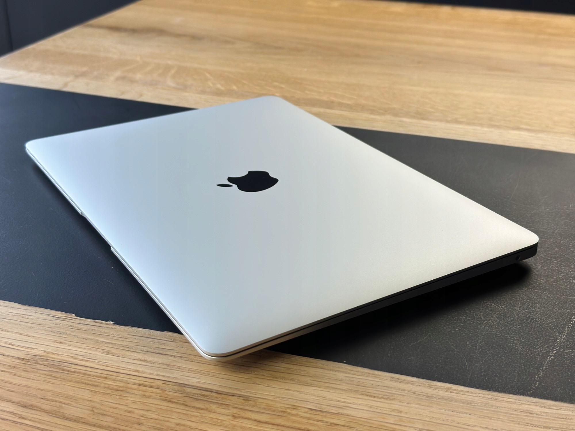 Apple MacBook Air 13 Apple M1 16 GB/256 GB Srebrny Model procesora Apple M1