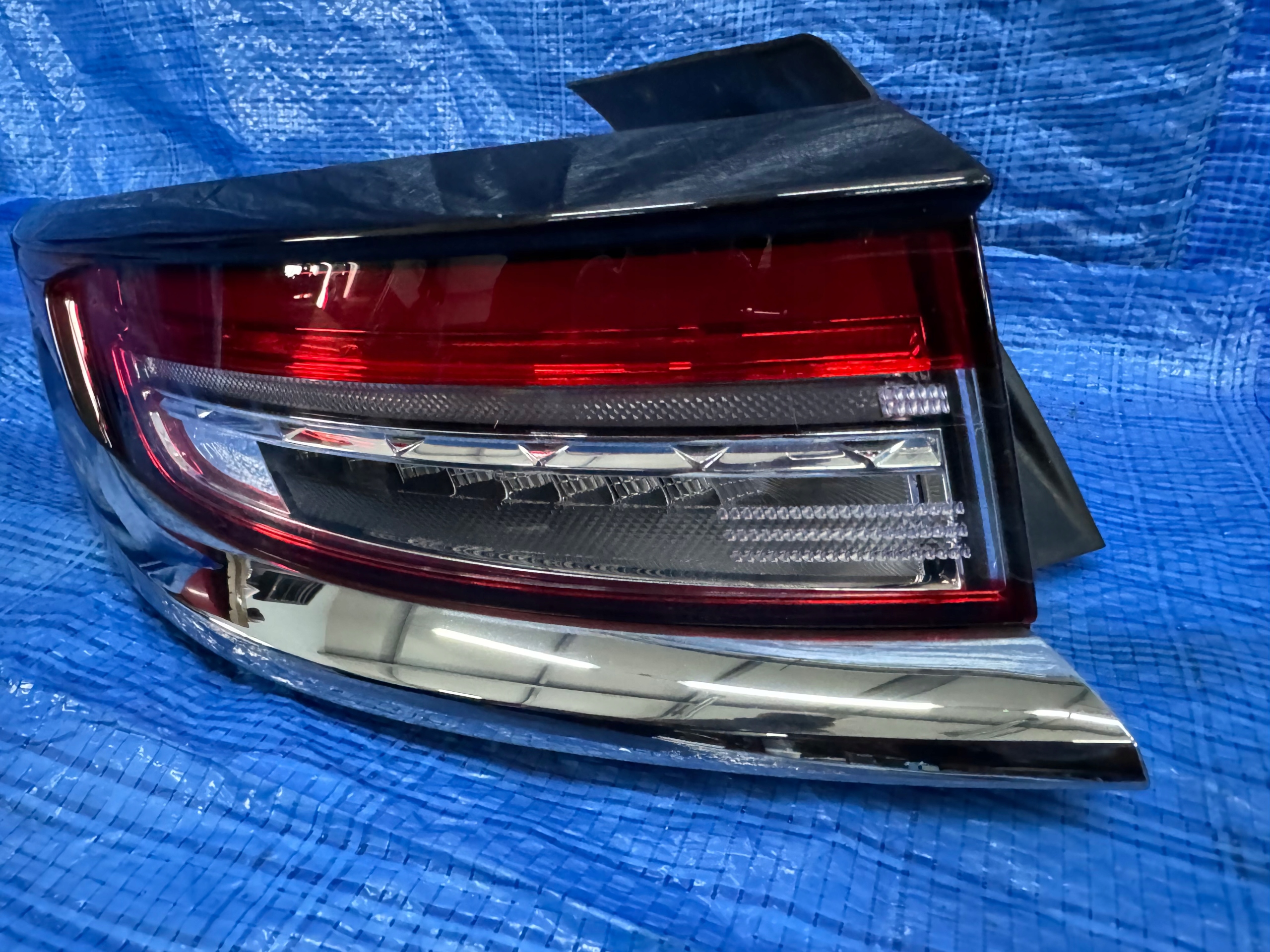 LAMPA TYLNA LEWA DS3 CROSSBACK Numer katalogowy części LAMPA TYLNA LEWA DS3 CROSSBACK