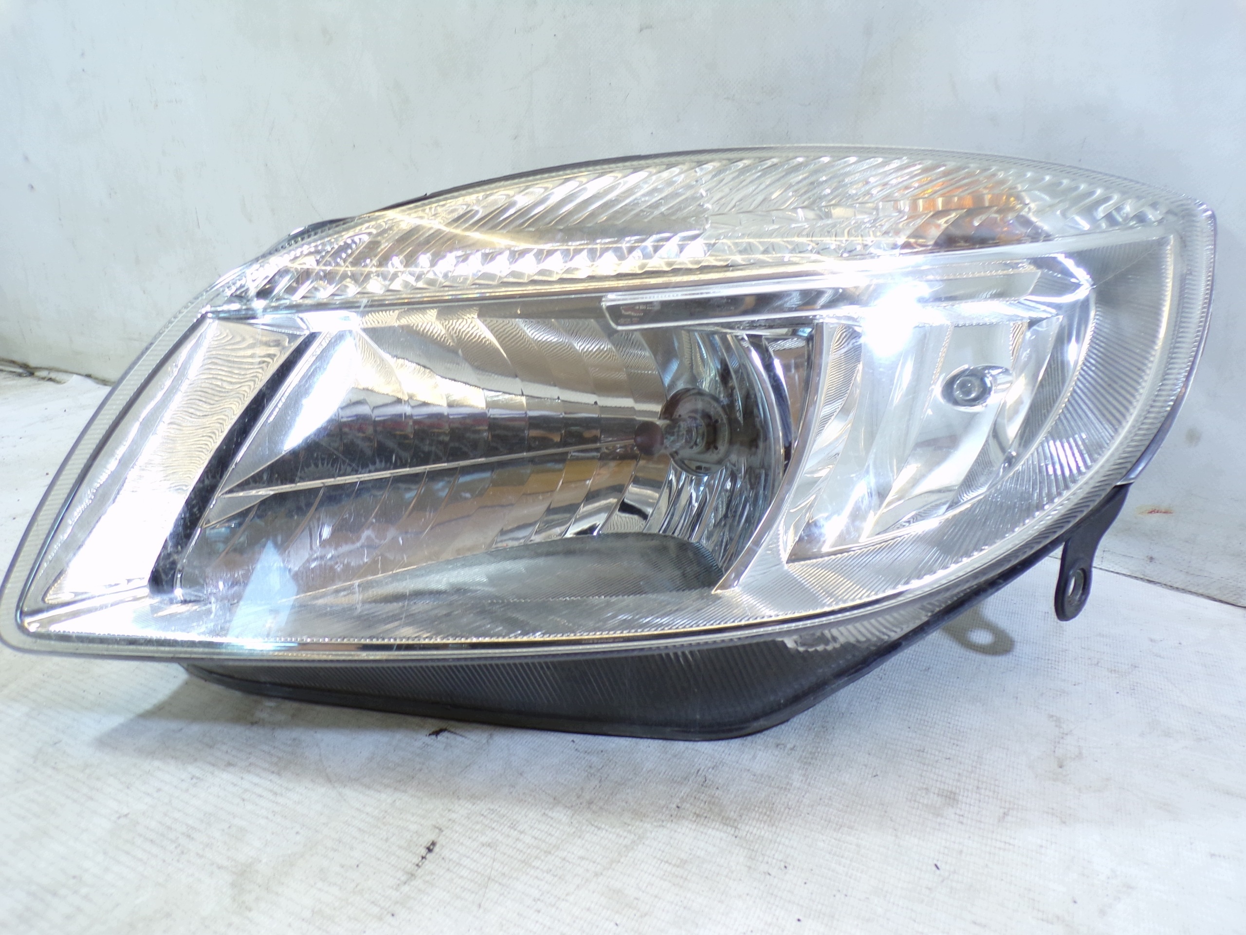 light front front left SKODA FABIA 2 II (1) (K)