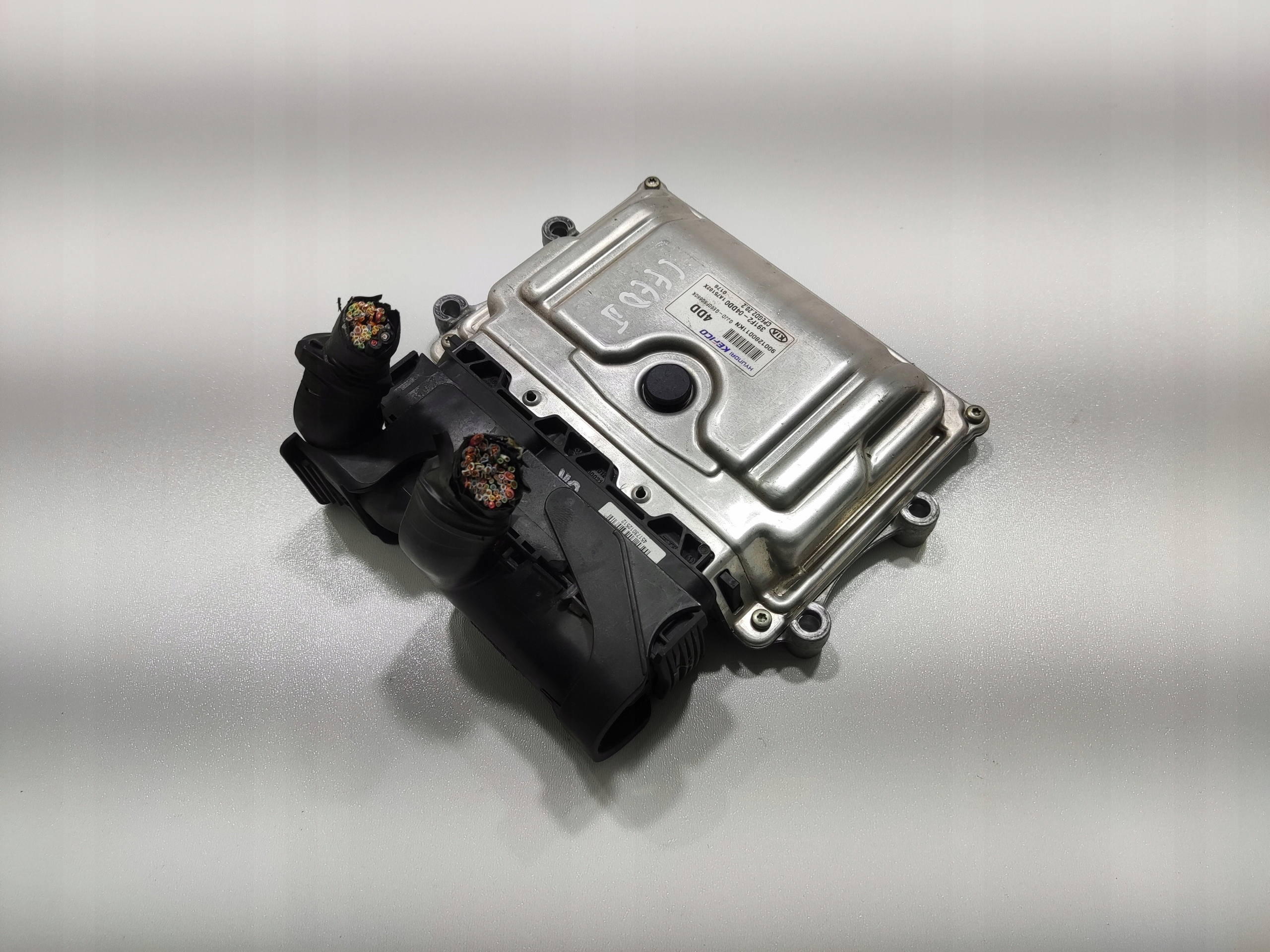 computer control unit of the engine KIA CEED II 1.0 T-GDI 391F2-04DD0 2012-2018
