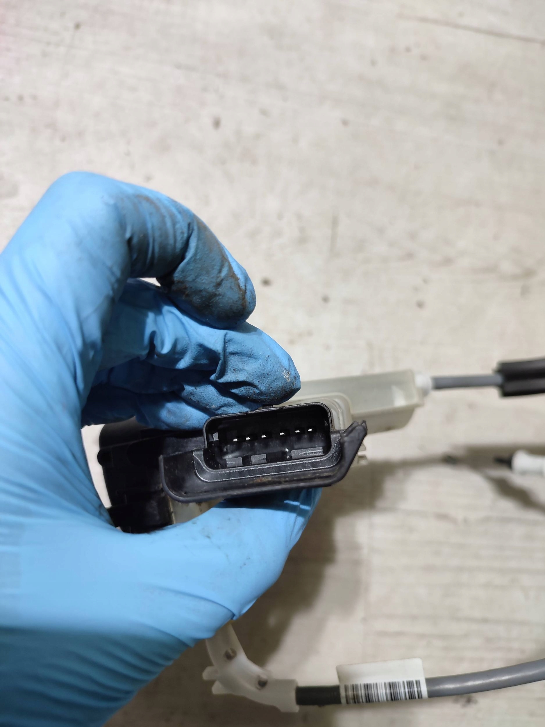 Opel Corsa F 2022 rear part side left lock