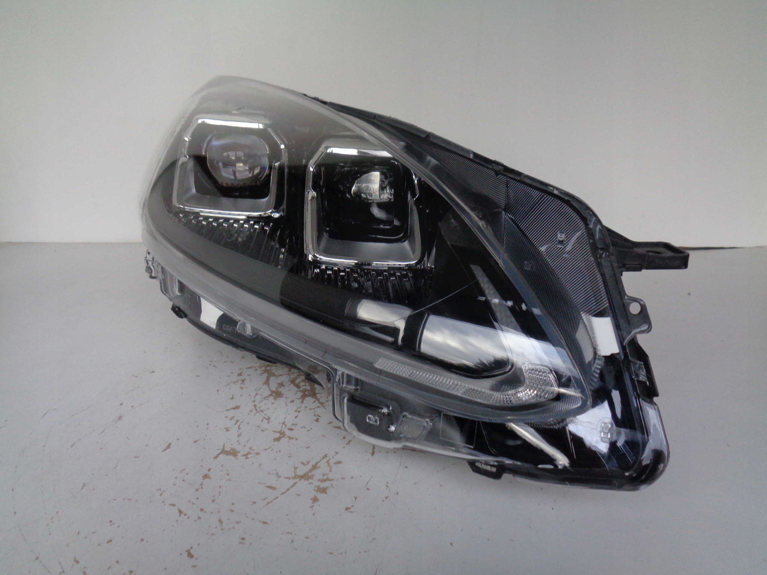light right REFLEKTOR FORD KUGA MK3 19- FULL LED