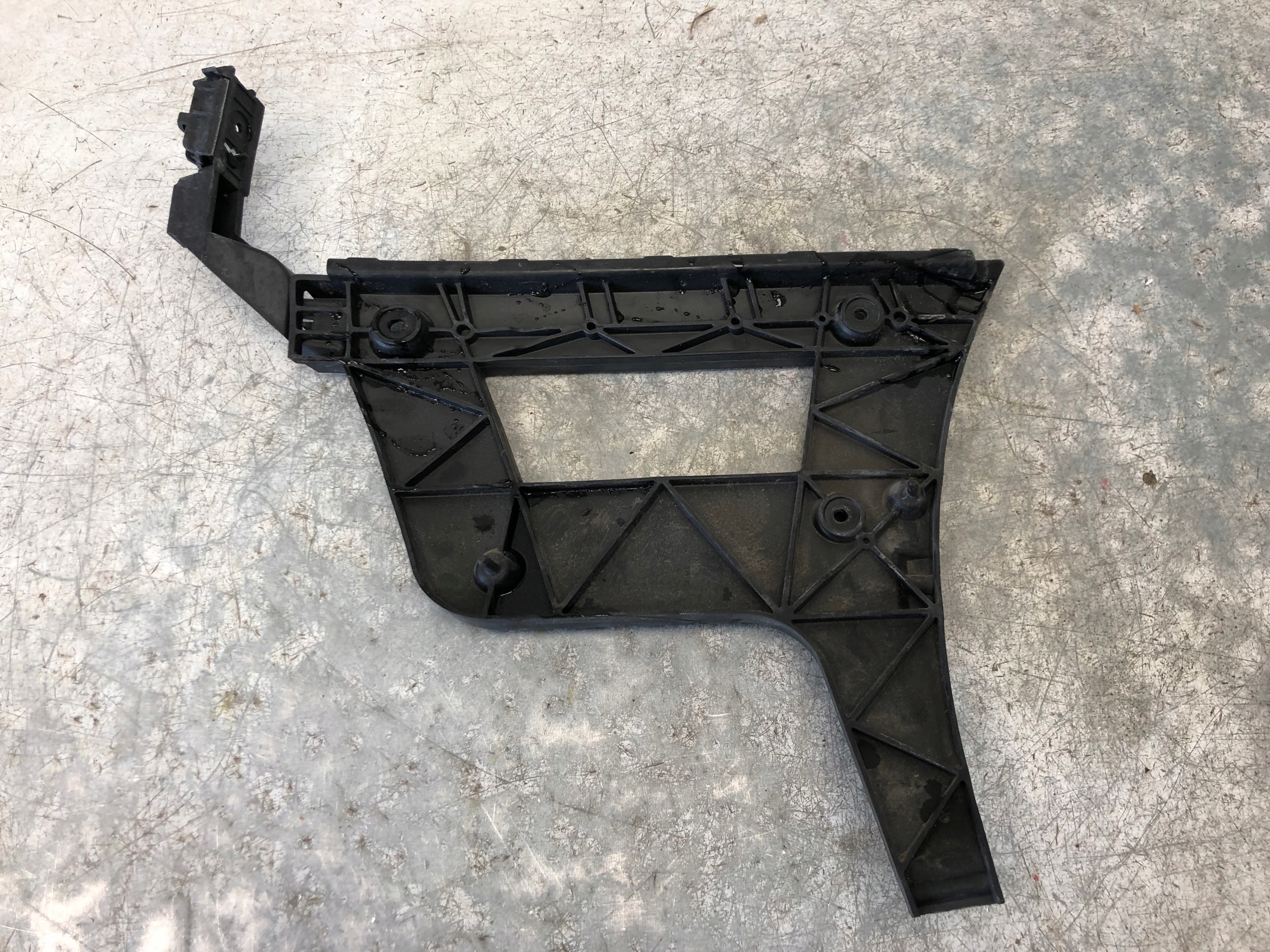 bumper bracket left rear part AUDI A4 B8 8K5807453