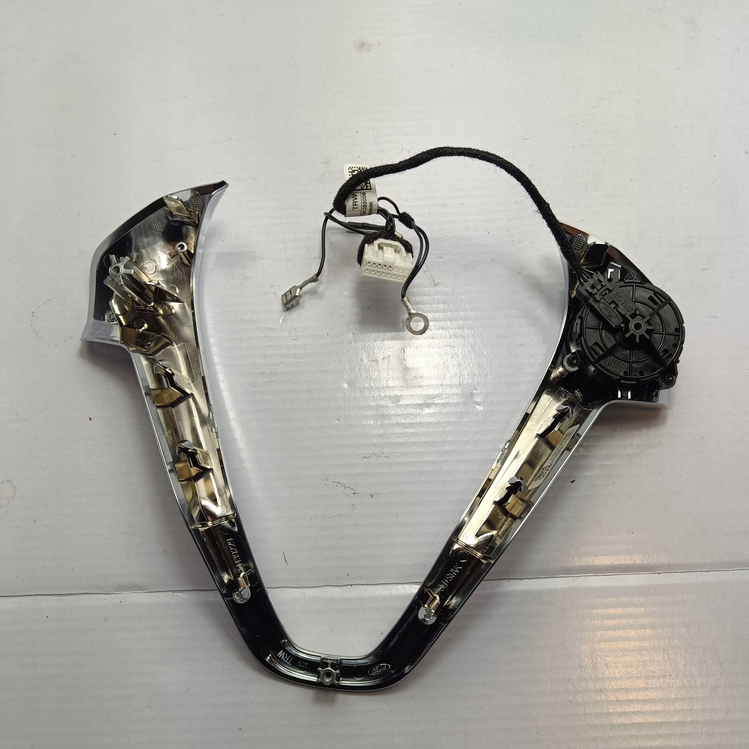 FORD FIESTA MK7 LIFT DEKOR CHROM des Lenkrads MULTIFUNKCJA