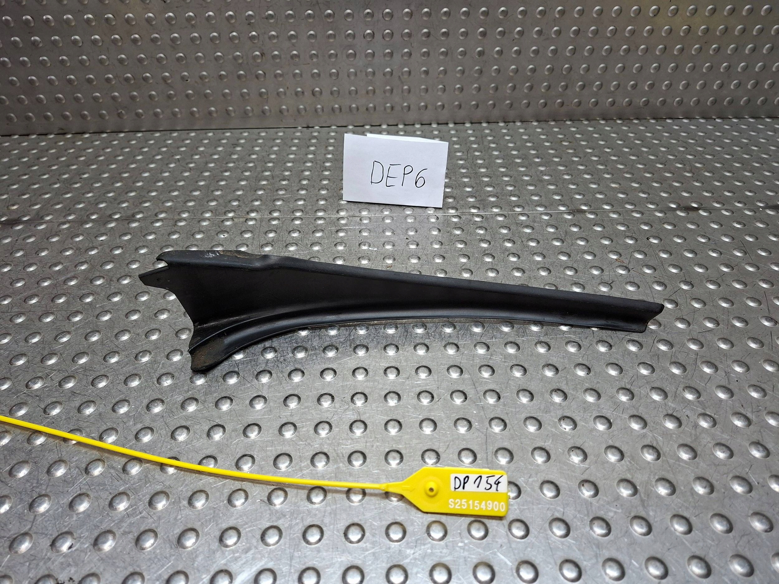 moulding spoiler under the window right TOYOTA PROACE JUMPY SCUDO 16- 9812855077