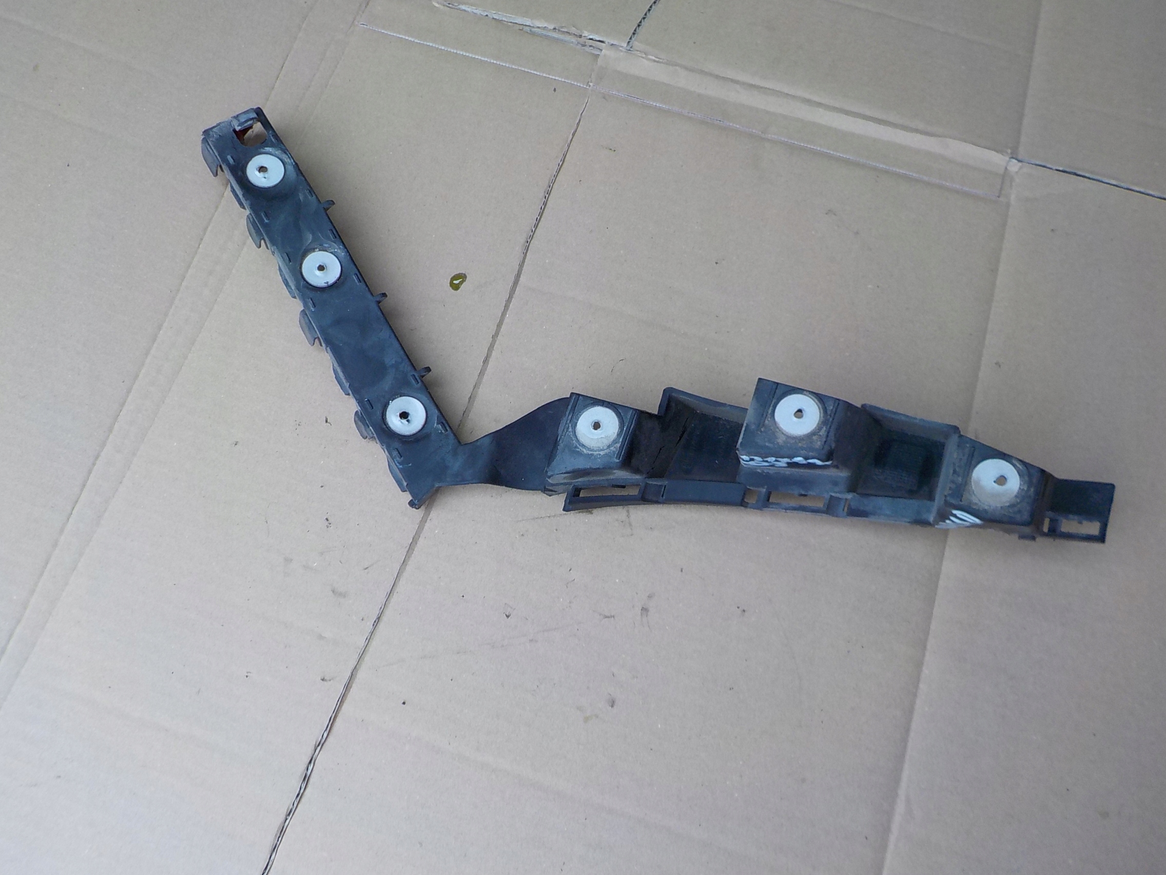 Support Gauche Arrière opel corsa d 5D 2010r 13179903