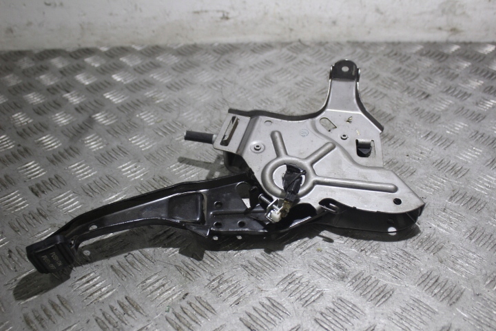 DŹWIGNIA RĘCZNEGO HAMULCA TRIBECA 3.0 R6 24V