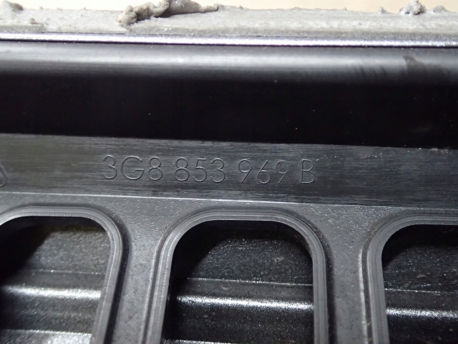 moulding for door left front VW ARTEON 3G8853969B