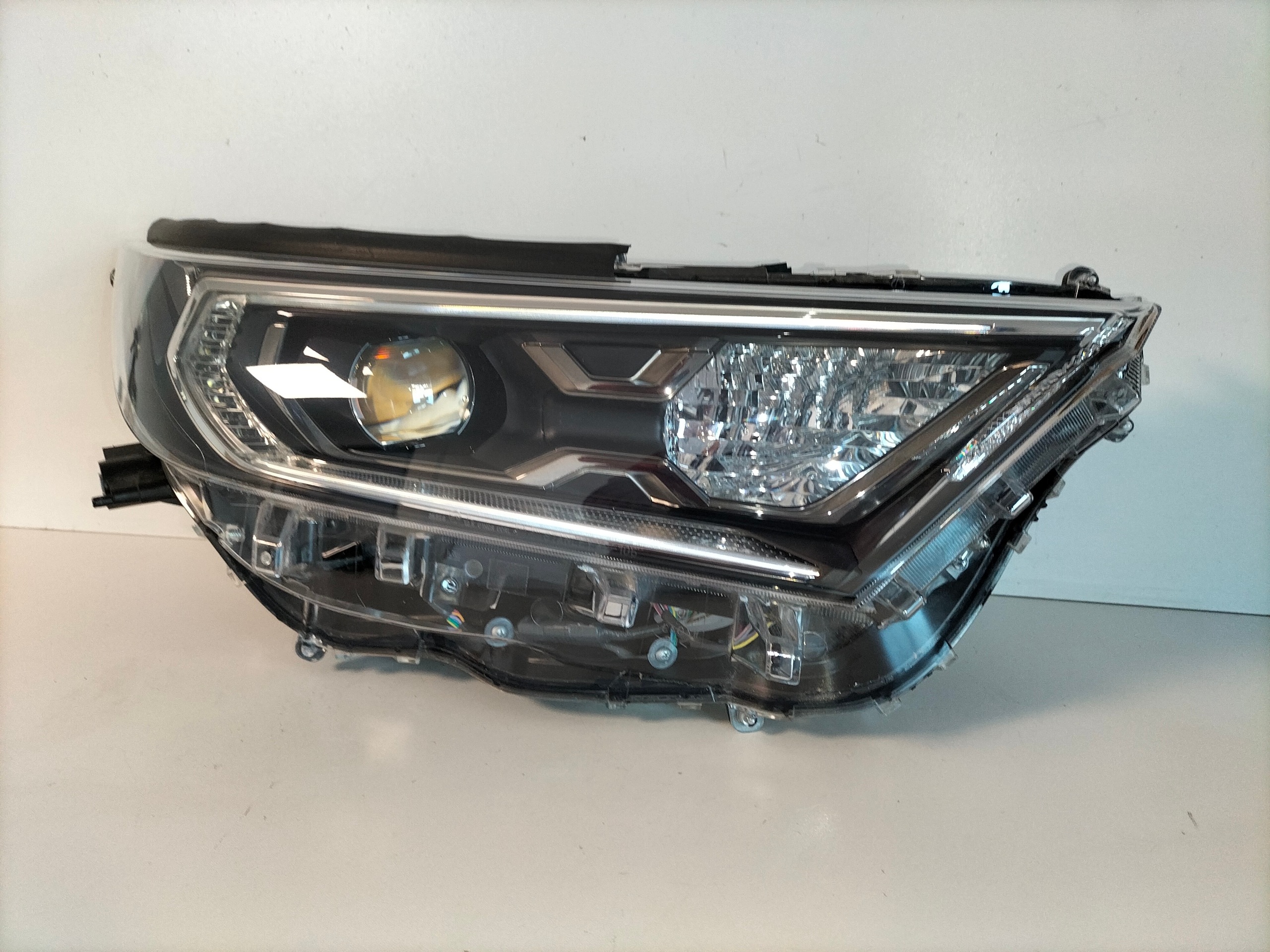 light front reflektor right TOYOTA RAV4 RAV-4 V 18- LED lens