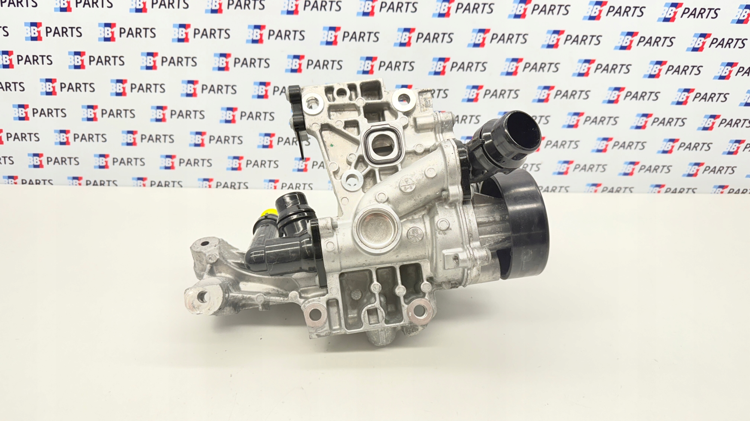 BMW G01 X3 G20 G30 water pump 30E 330E 8650987 9455975