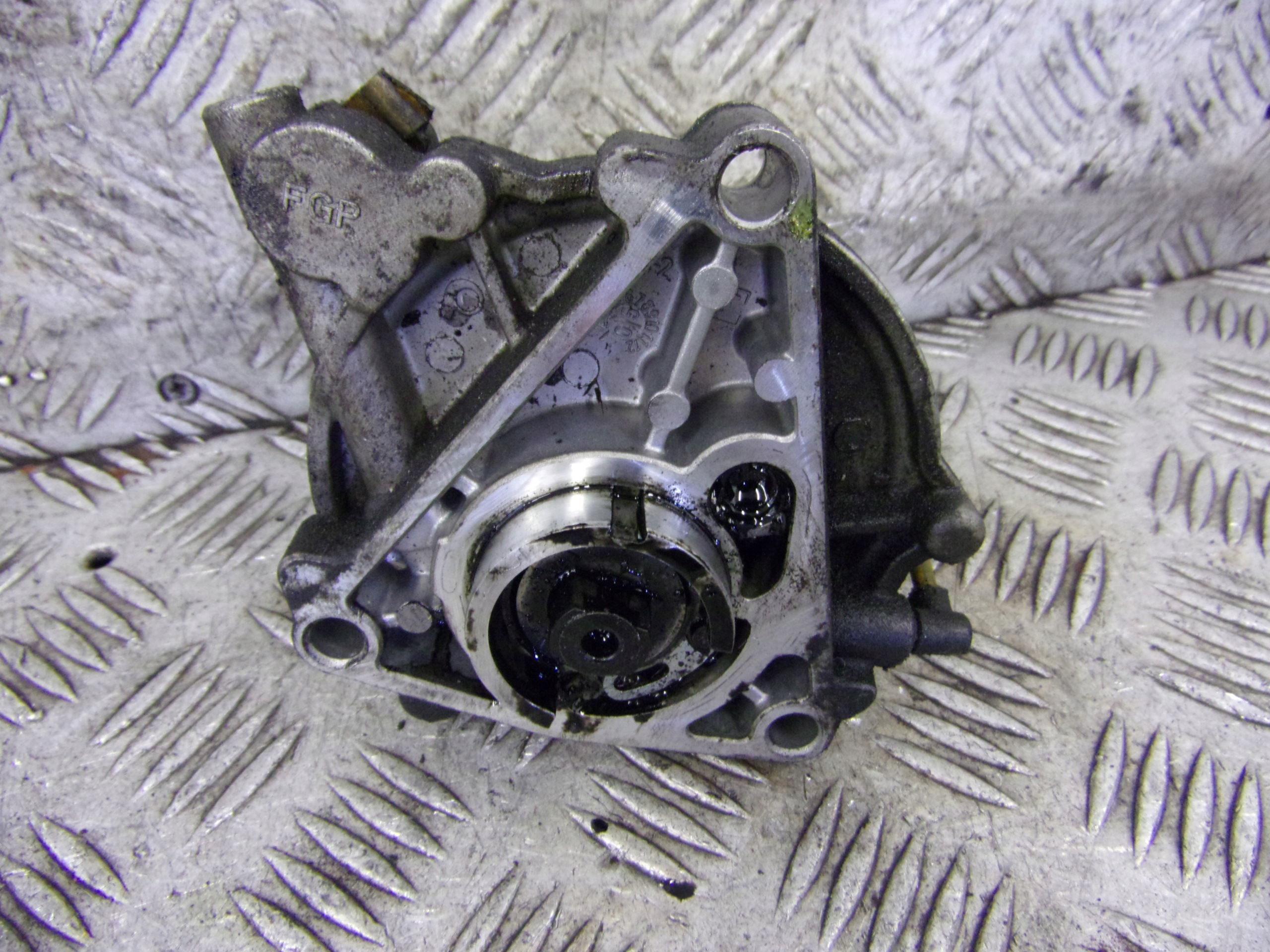 Pompa VACUM VAKUM OPEL VECTRA C 55187760
