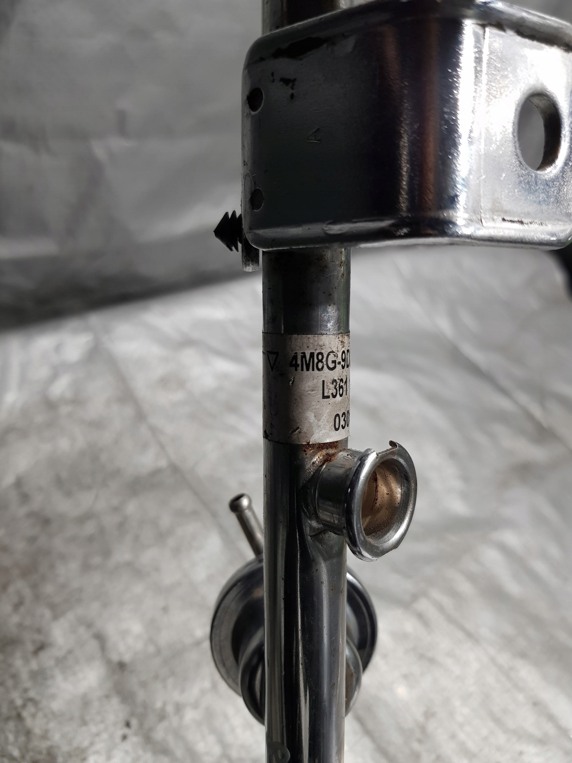 MAZDA 6 1.8 2.0 Rampe injection 4M8G-9D280-AA 0280156154