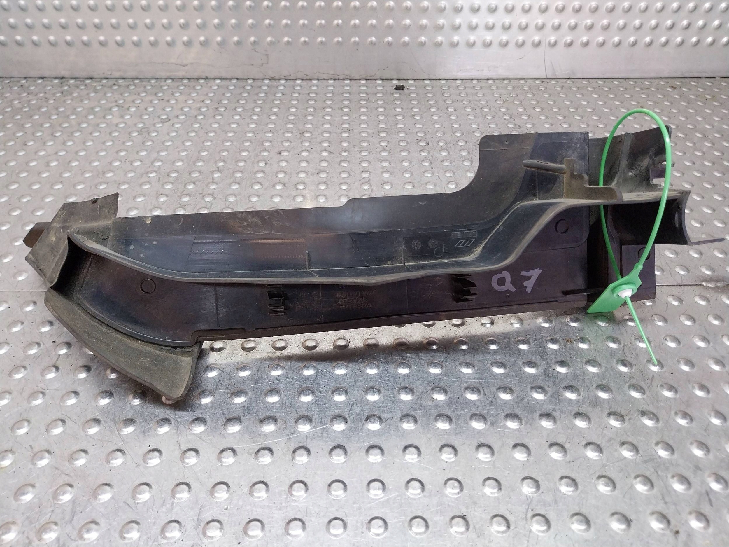 fedél hangszigetelő sárvédöt bal eleje 4M0821169C AUDI Q7 4M II