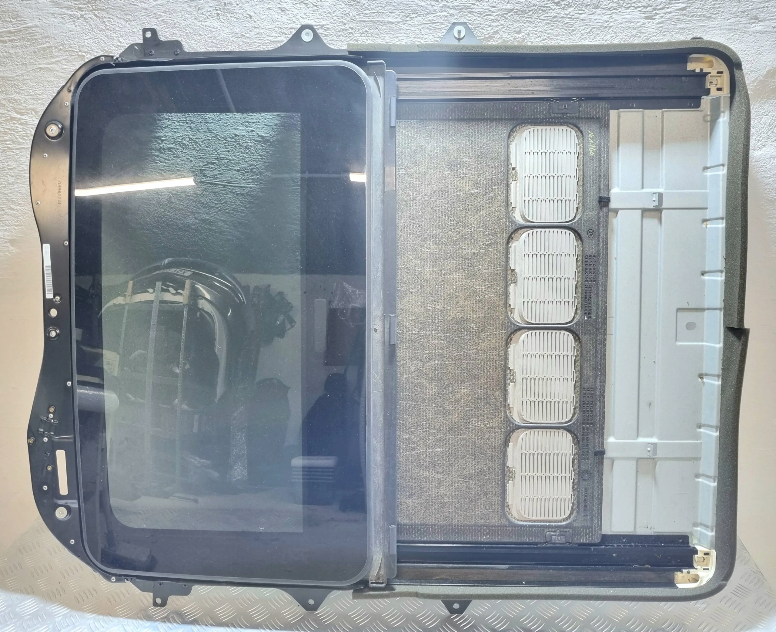 A2217800029 - Mercedes-Benz S W221 2012 Люк