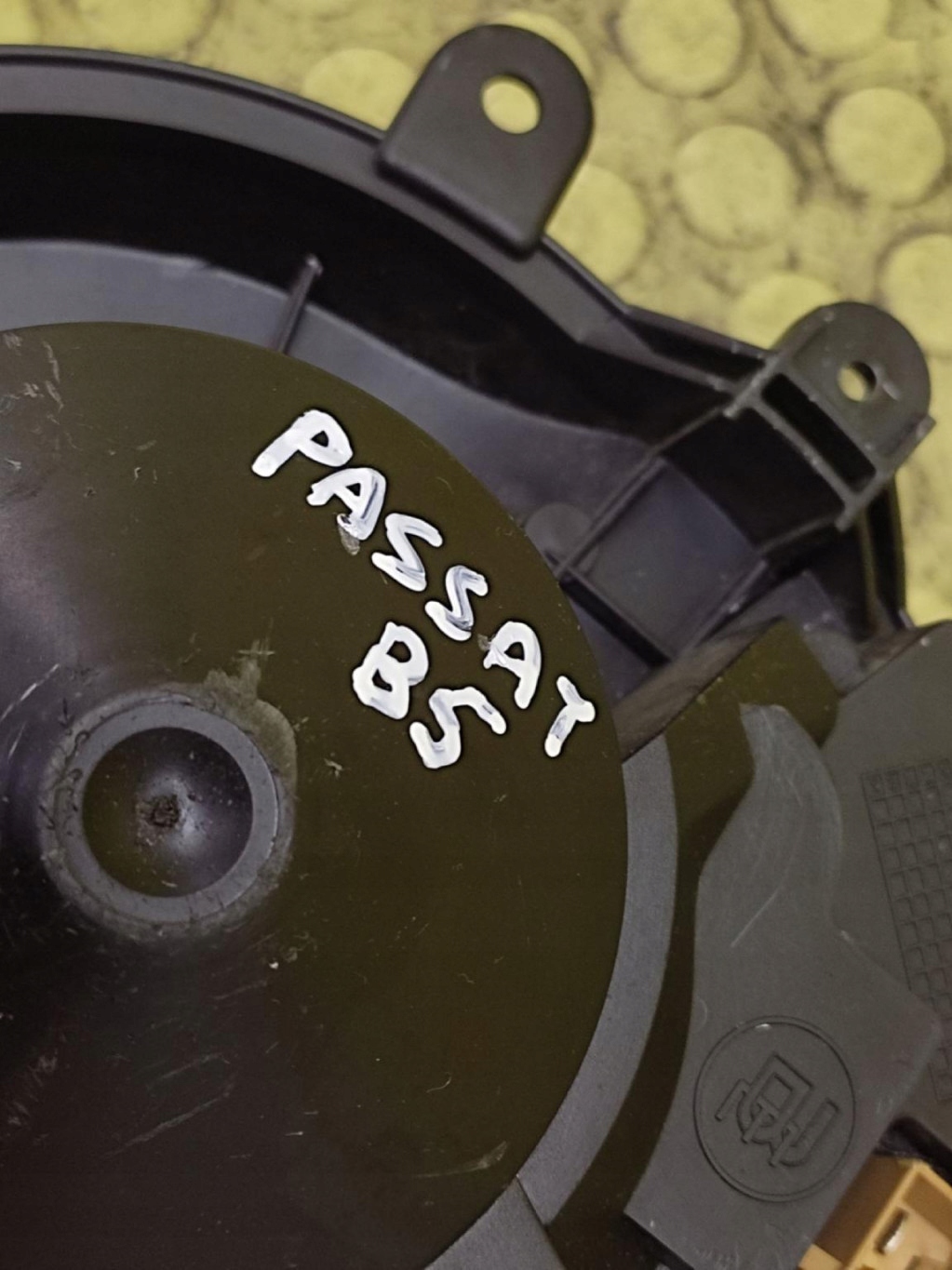 VW PASSAT B5 DMUCHAWA luft 740221233F
