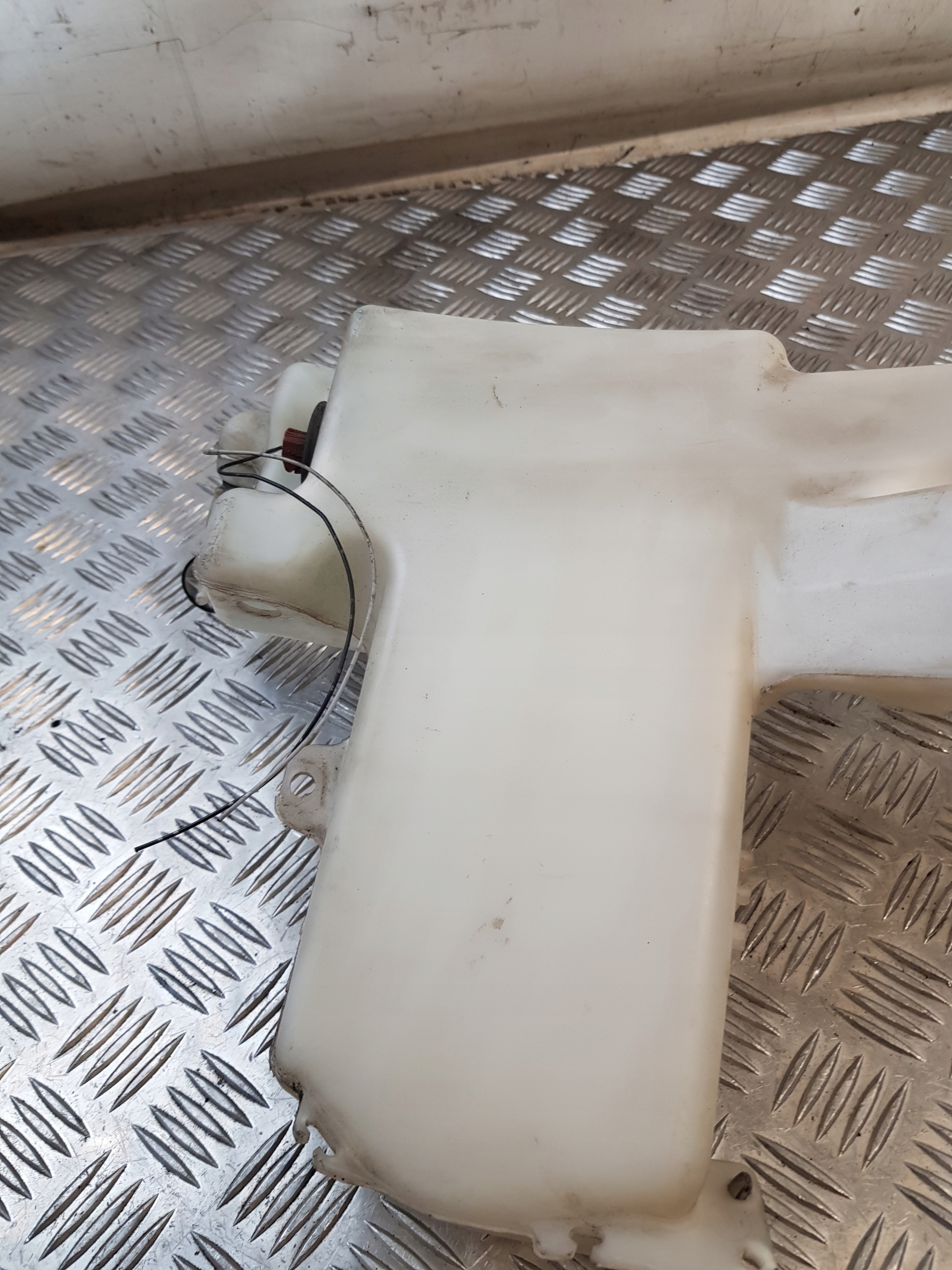 washer fluid tank + pump NISSAN MURANO Z50 07R