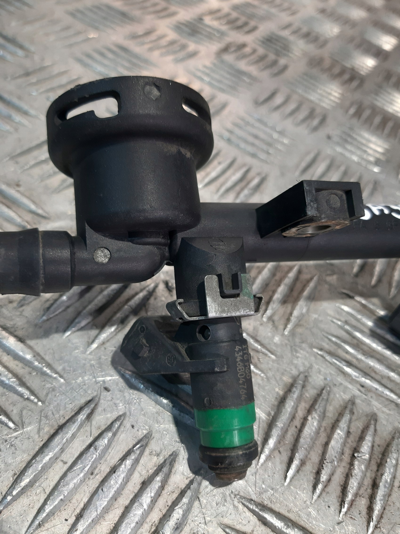 RENAULT ESPACE IV 2.0B rampe injection H028797 7700107405
