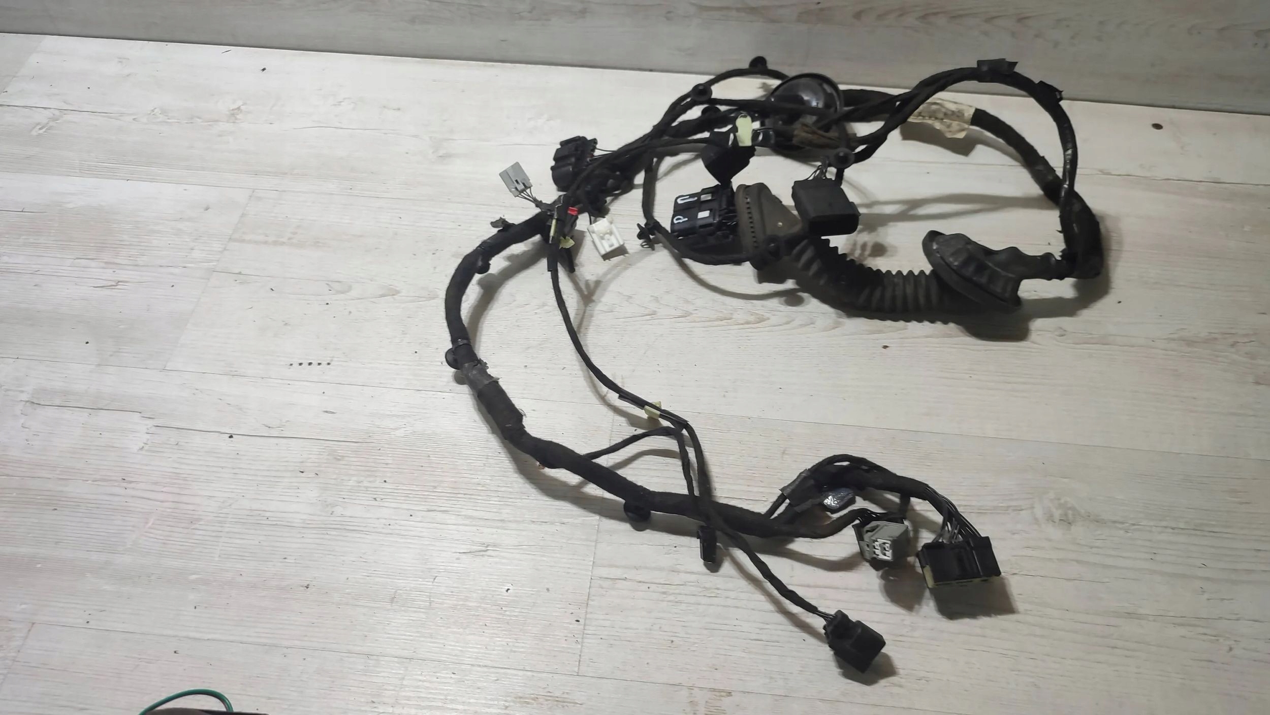 Ford Mondeo MK5 16r 2.0TDCi front side right bundle przewodow door