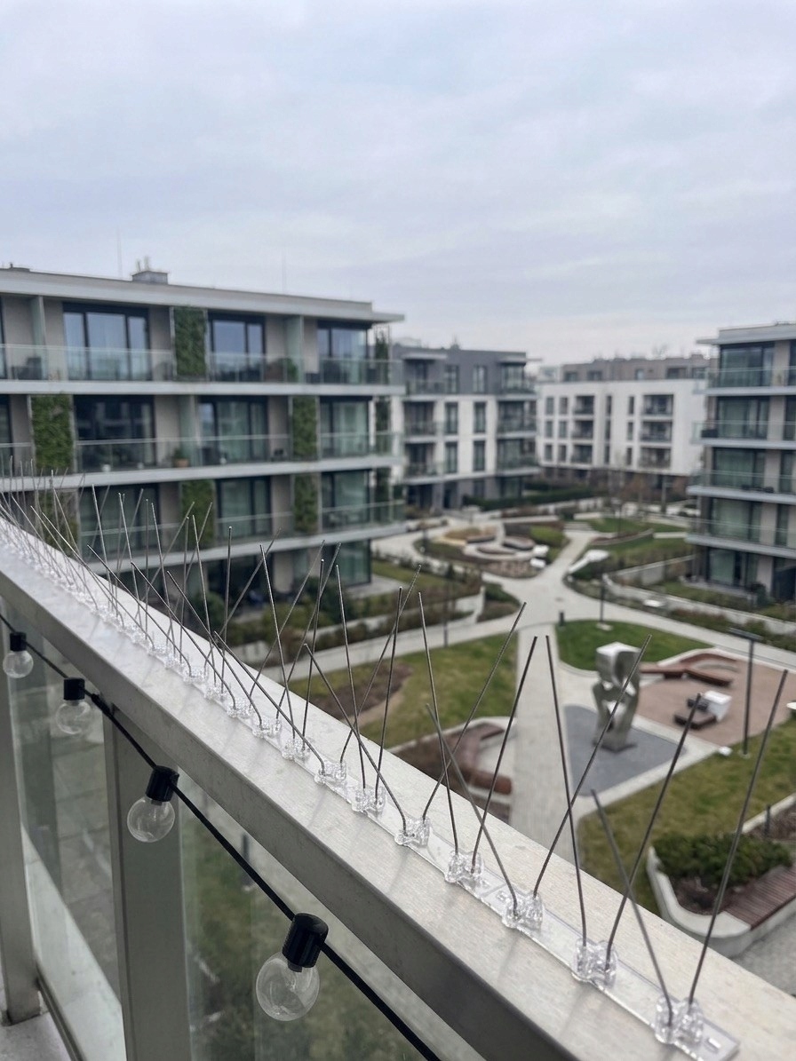 MADÁRRIASZTÓ TÜSKE ROZSDAMENTES GALAMBOK MADARAK ELLEN 3 SOROS U2 Márka JACOPIC