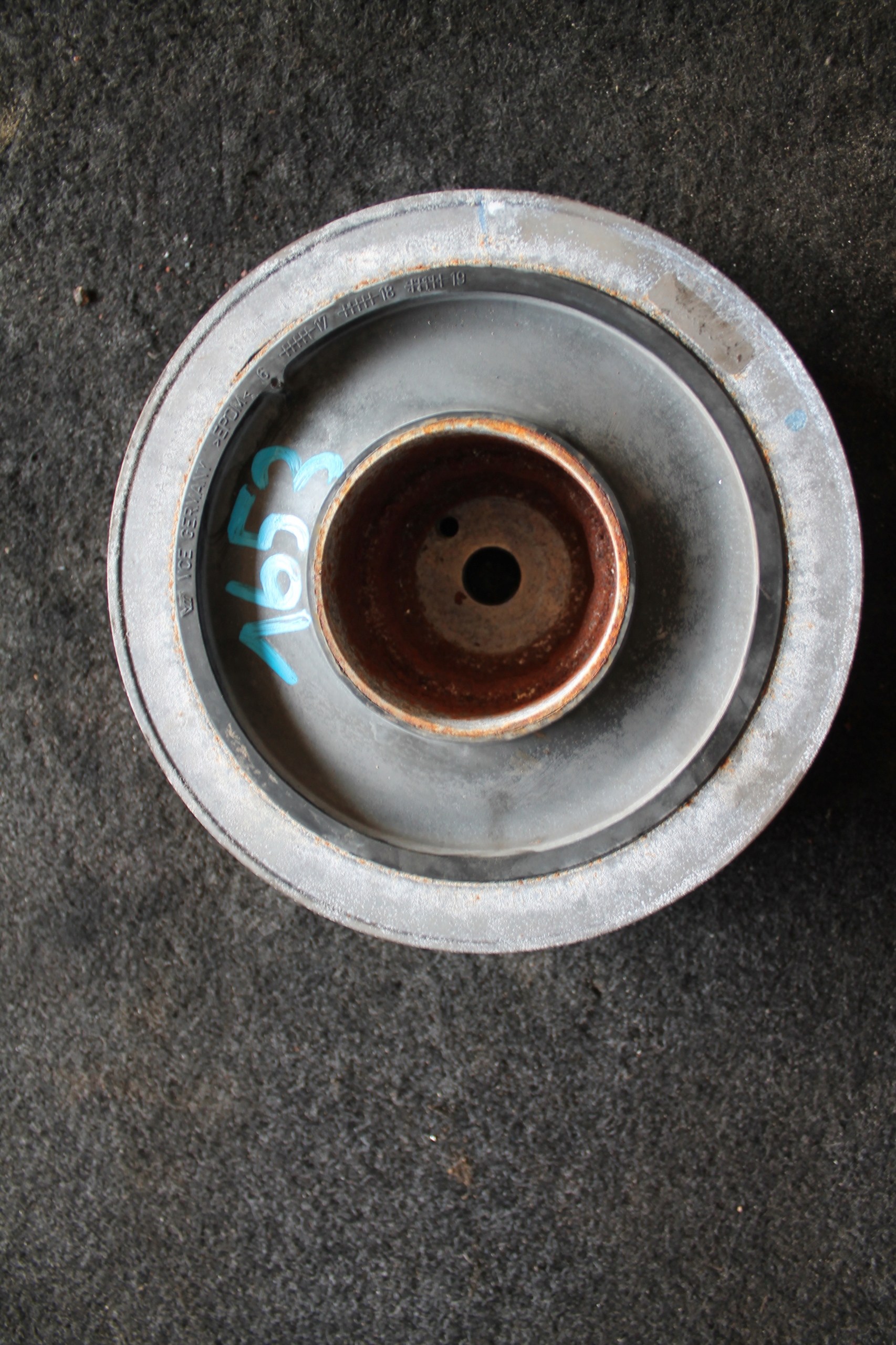 1653. pulley AUDI 059105251DG